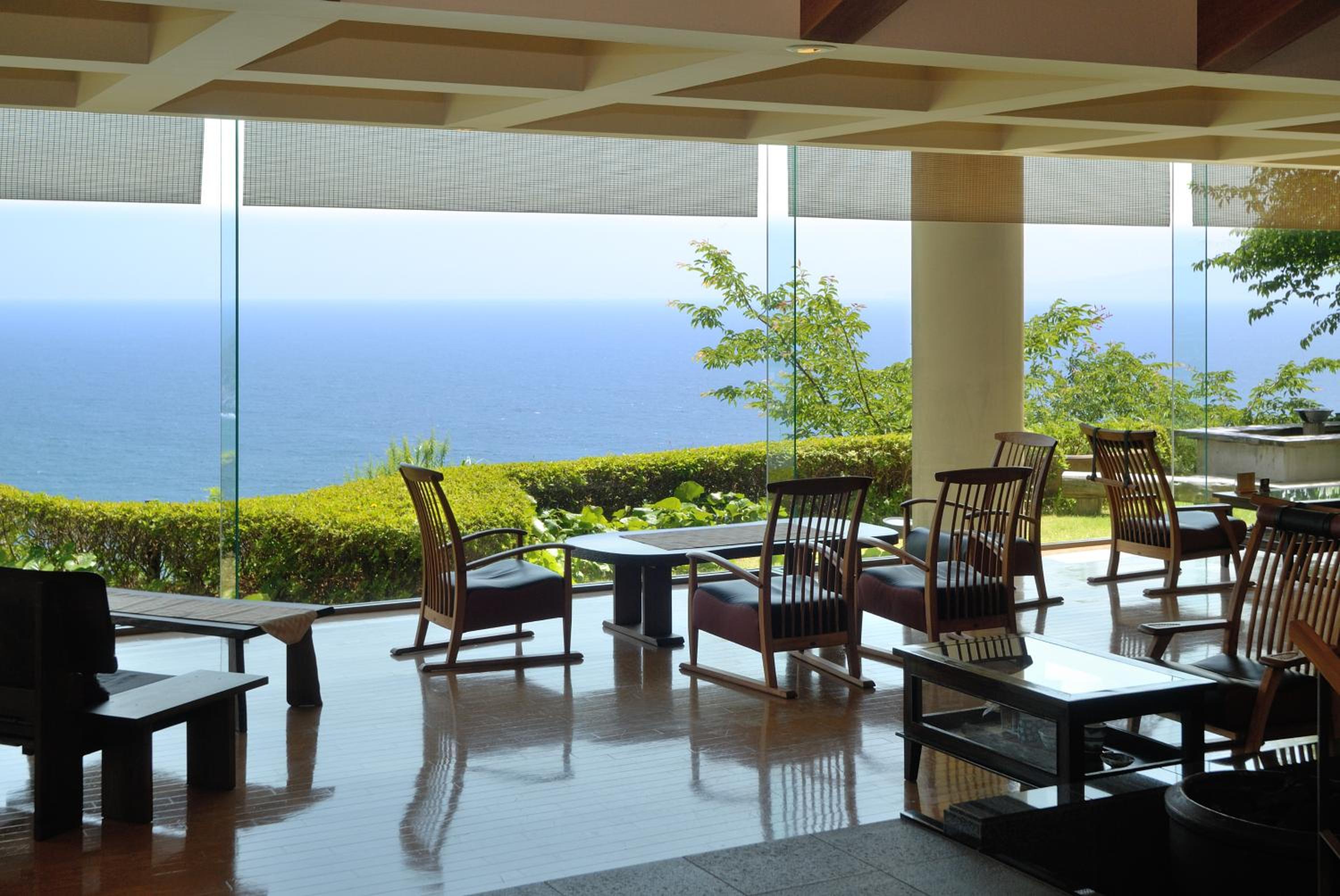 IZU RETREAT by Onko Chishin