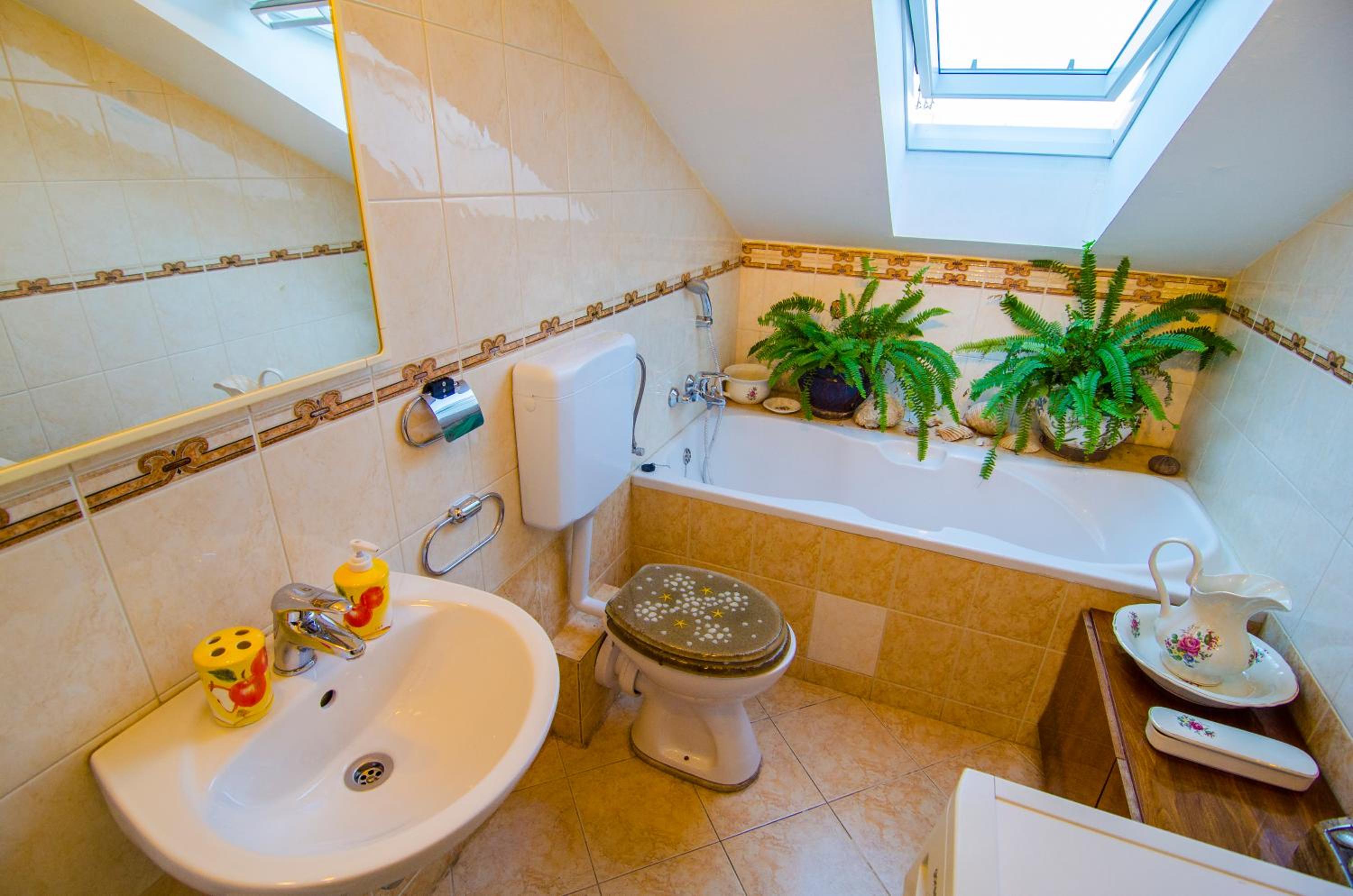 Maestro Duplex Istarska Apartment en Split — bathroom