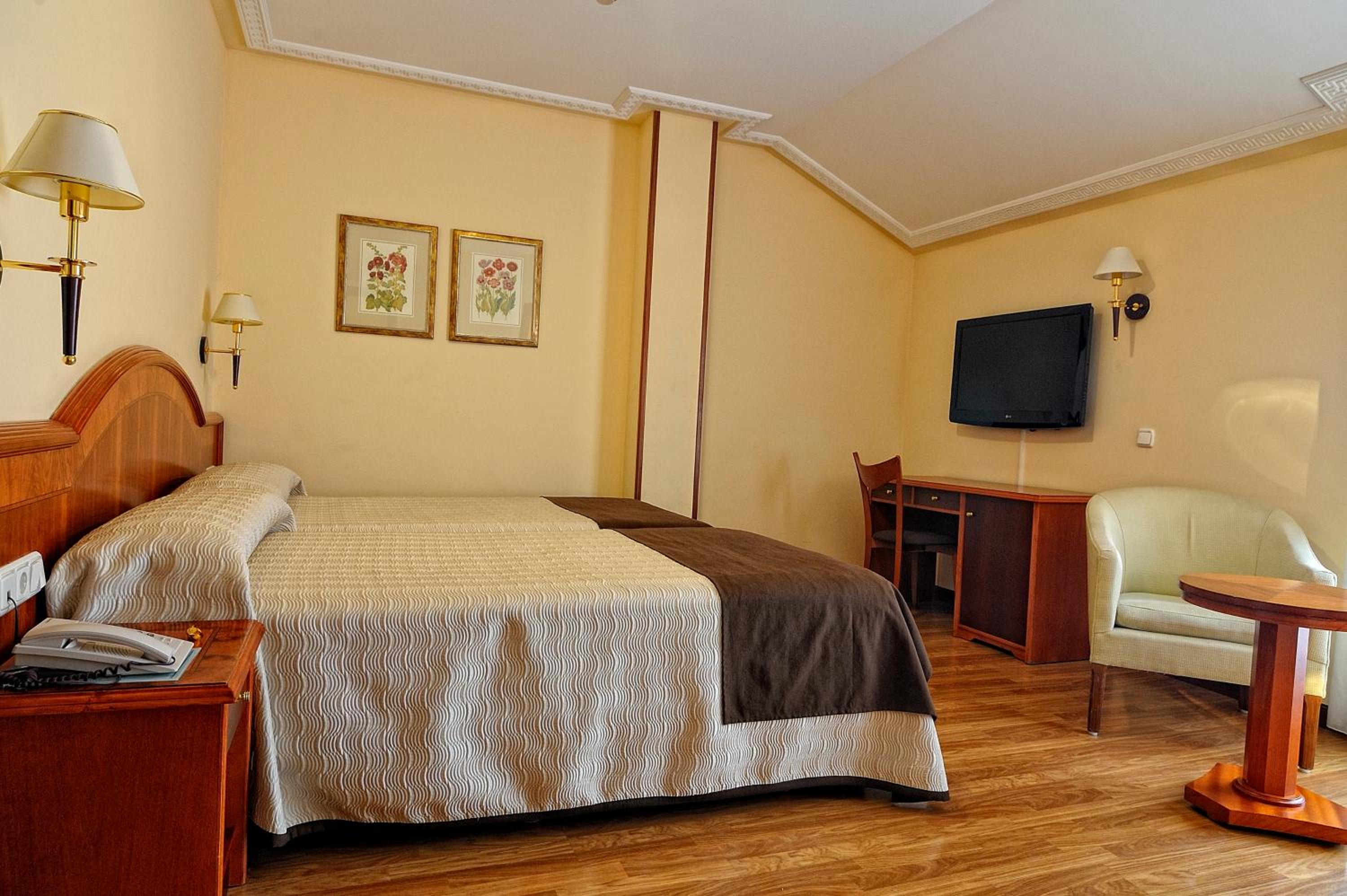 Hotel Alisi - Property Image 2