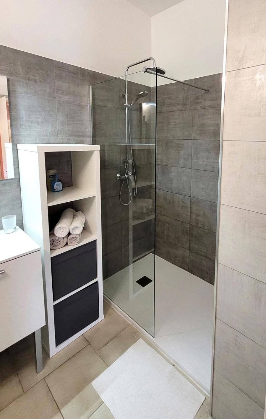 APPARTEMENTS DANS VILLA EN REZ DE JARDIN, photo 45