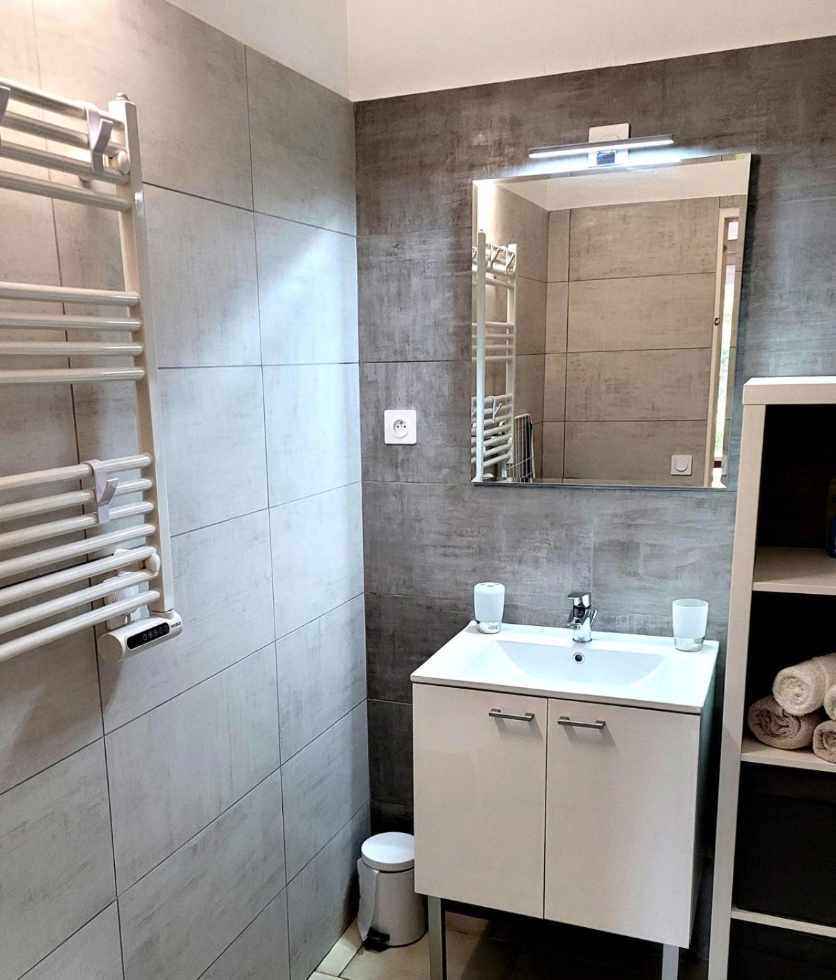 APPARTEMENTS DANS VILLA EN REZ DE JARDIN, photo 32