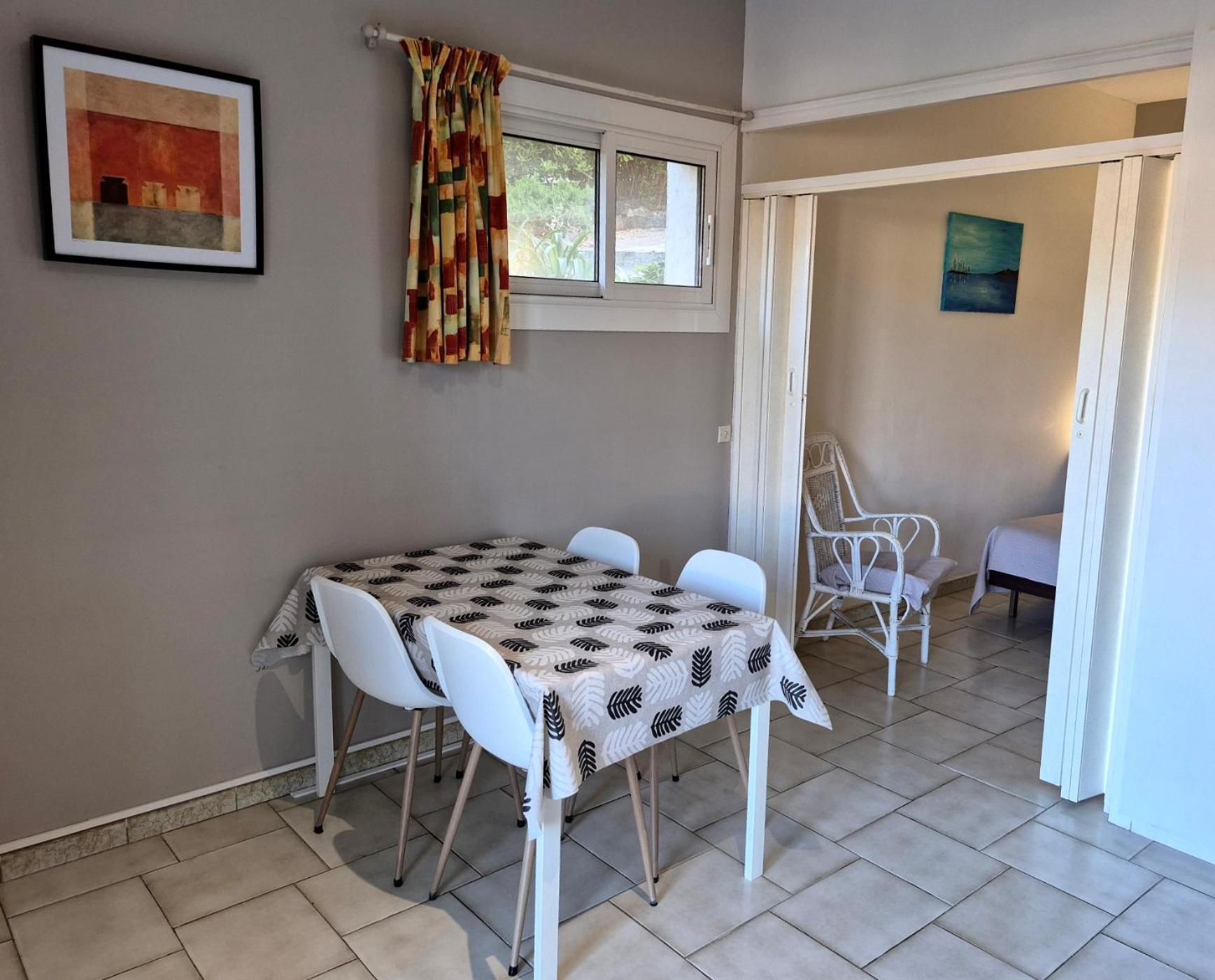 APPARTEMENTS DANS VILLA EN REZ DE JARDIN, photo 17