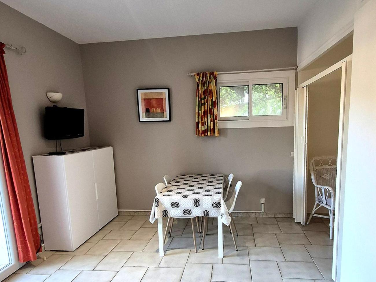 APPARTEMENTS DANS VILLA EN REZ DE JARDIN, photo 25