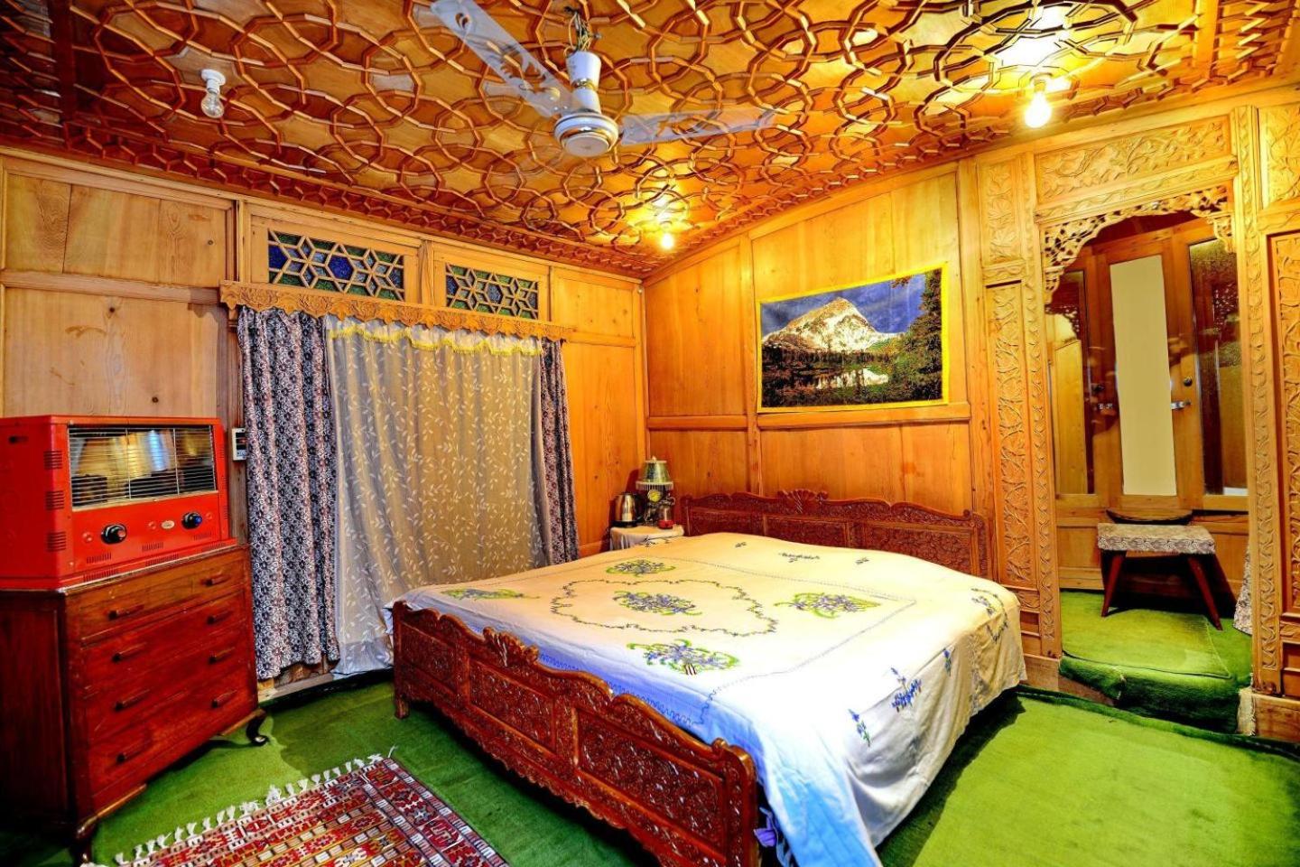 Golden Crest DALLAKE