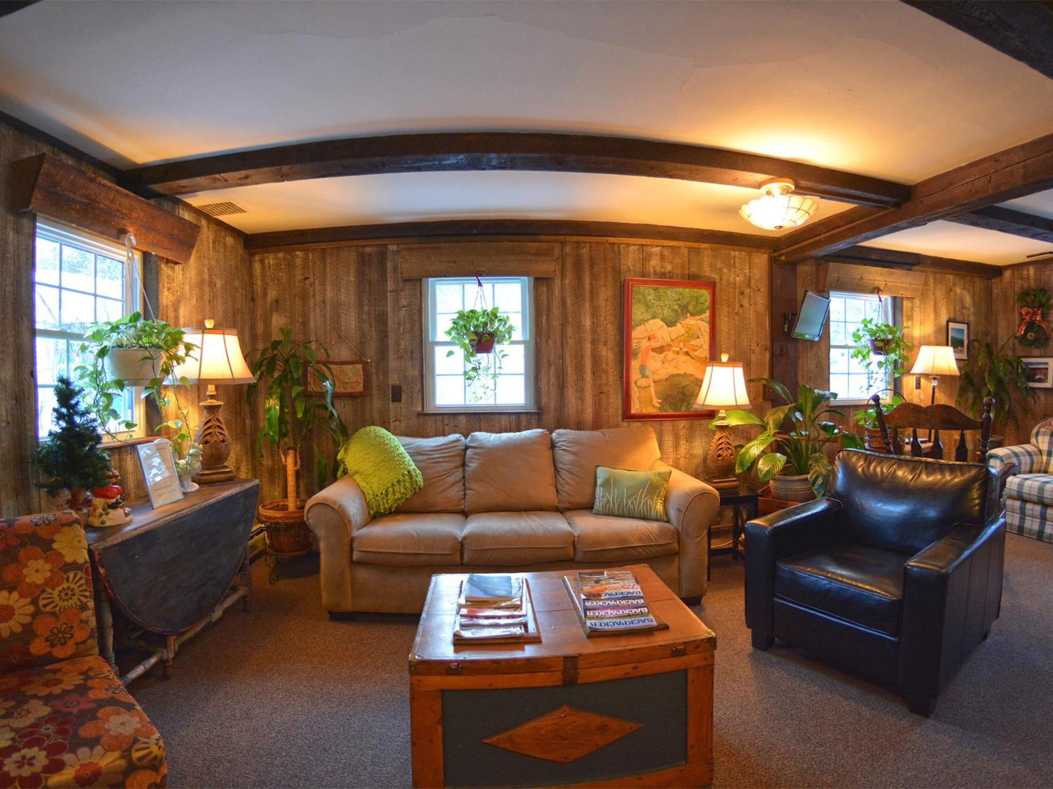 Hyde Away Inn