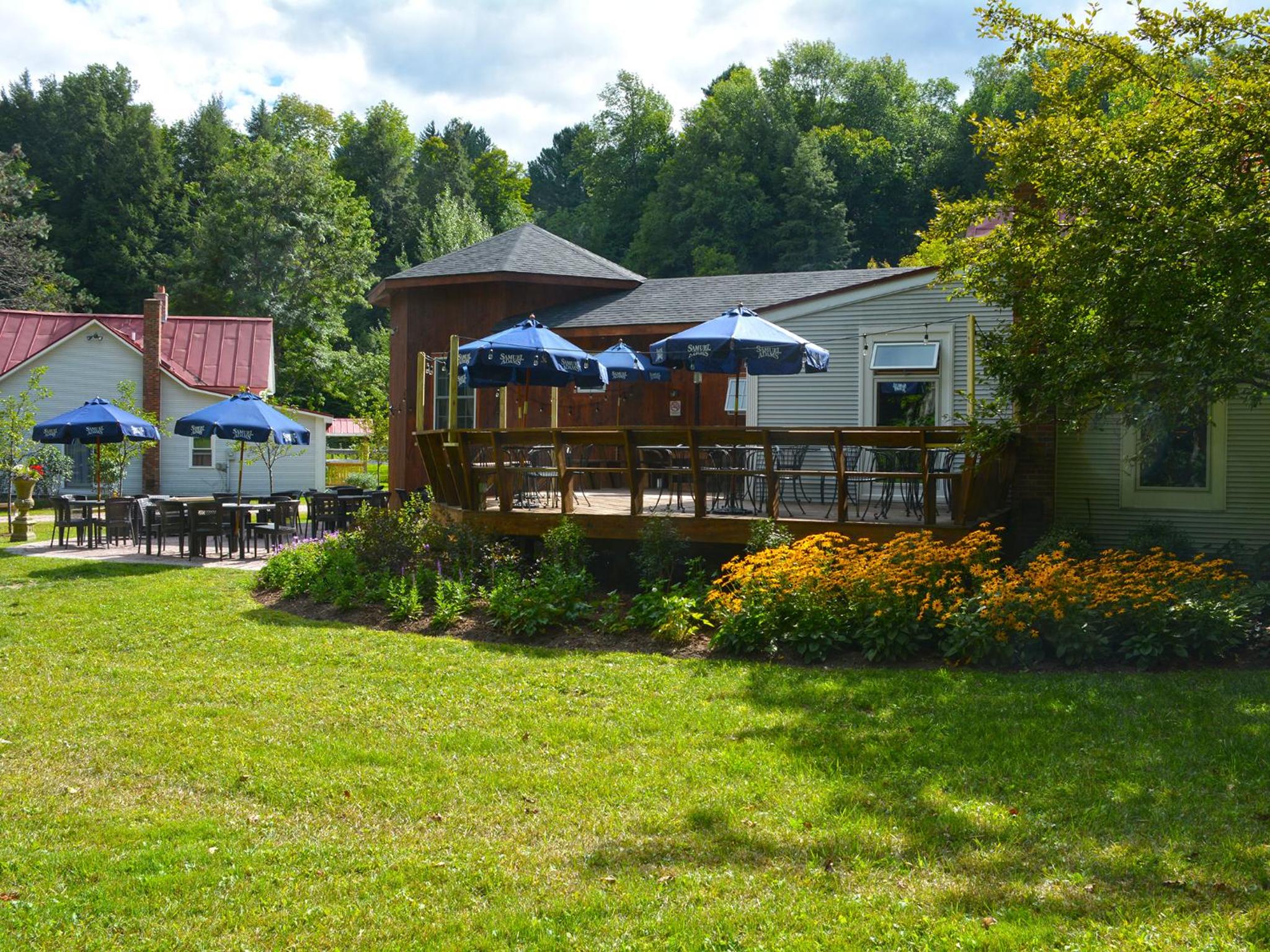 Hyde Away Inn