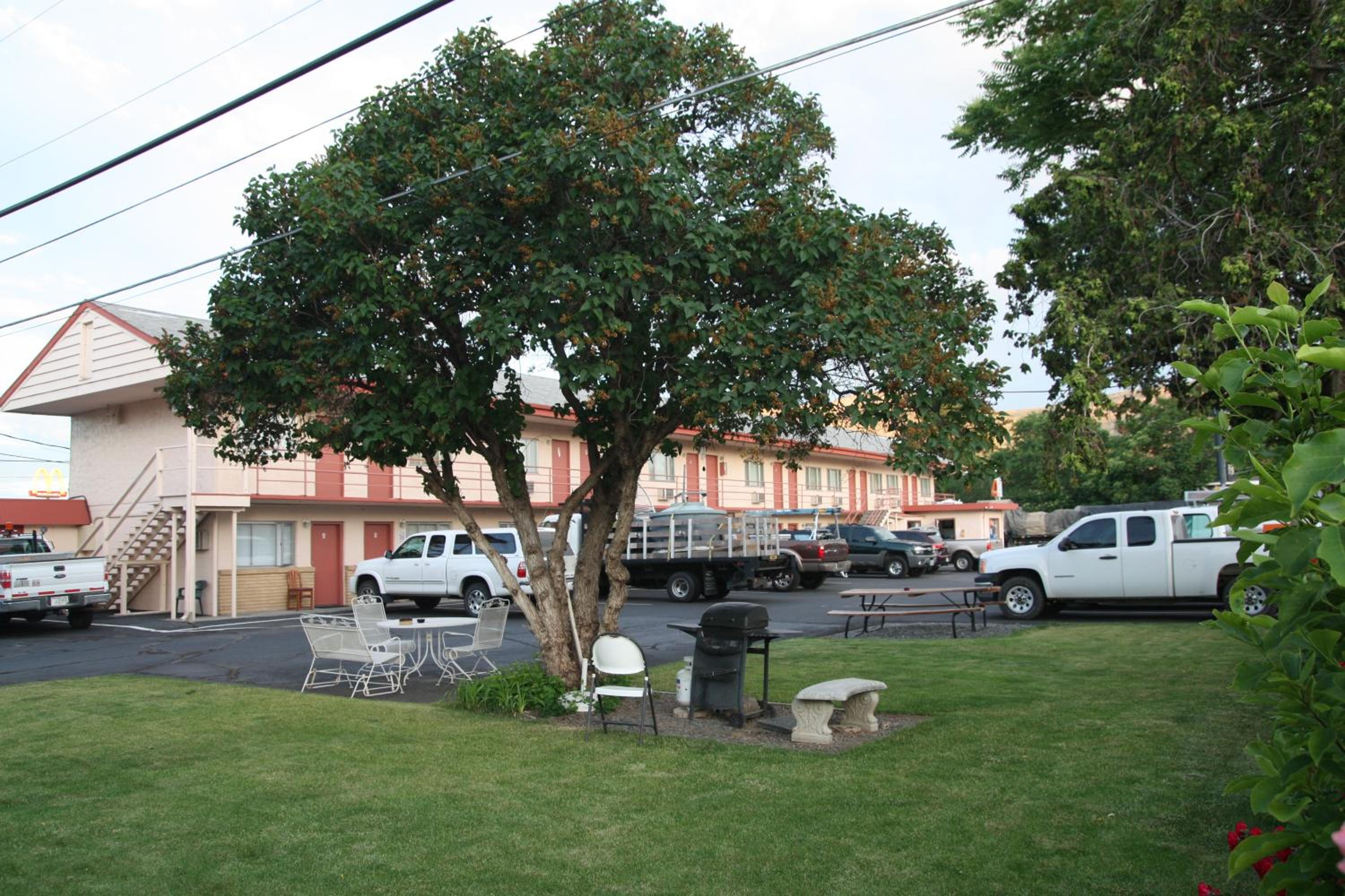 Moses Lake Vacations - Ephrata Inn Motel - Property Image 1