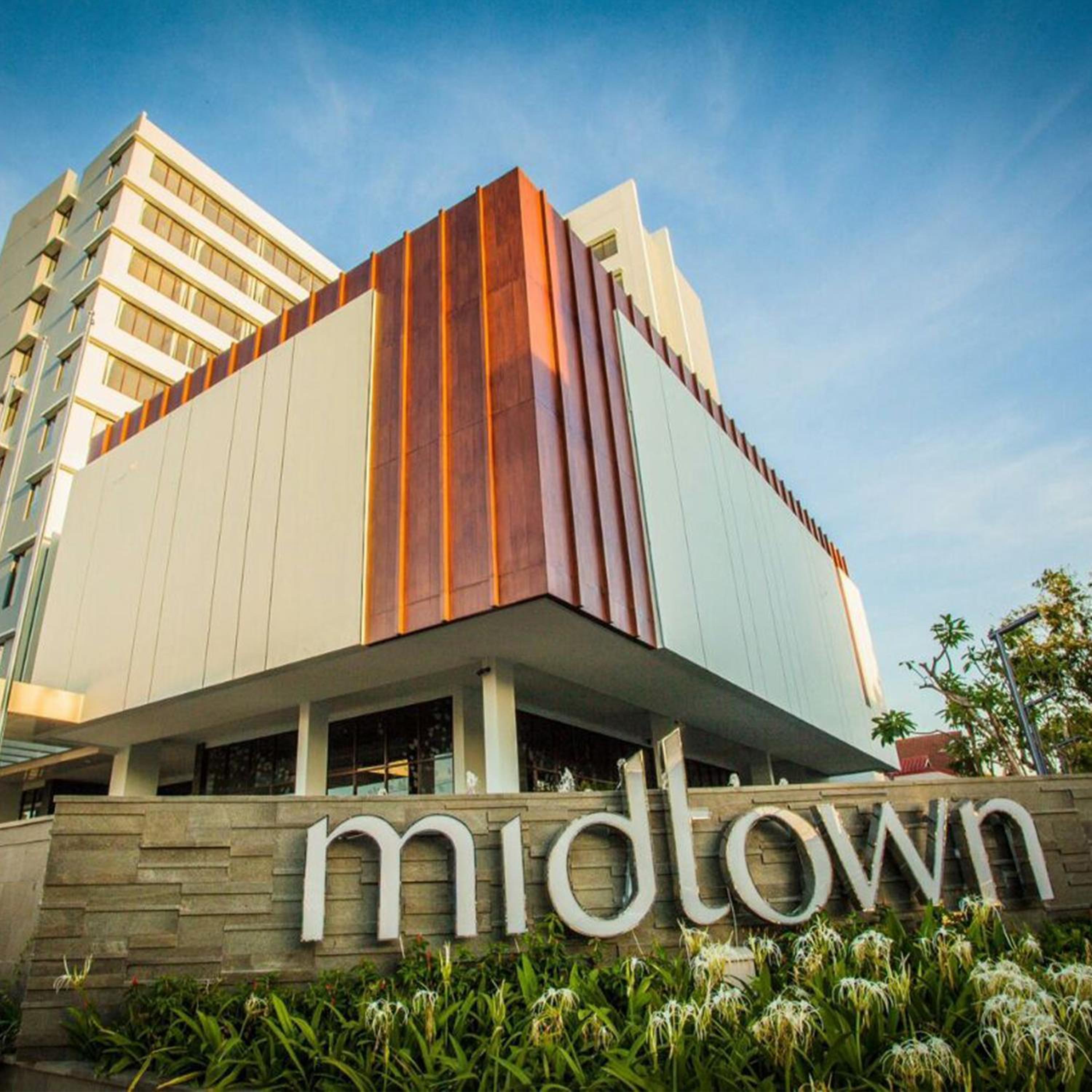 Hotel Midtown Hotel Samarinda - Image 1