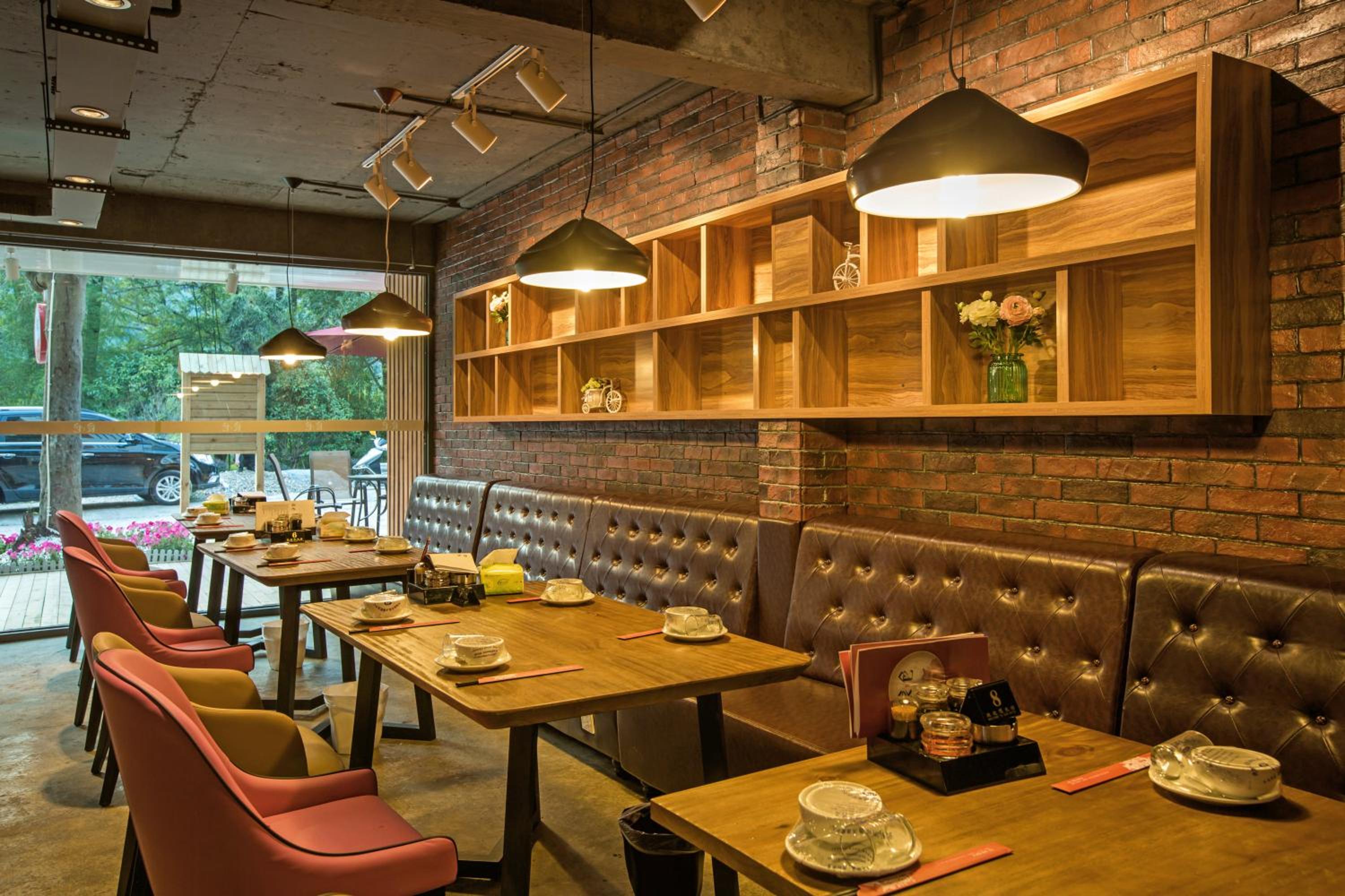 Ancient Street No.5 Youth Chic Hotel