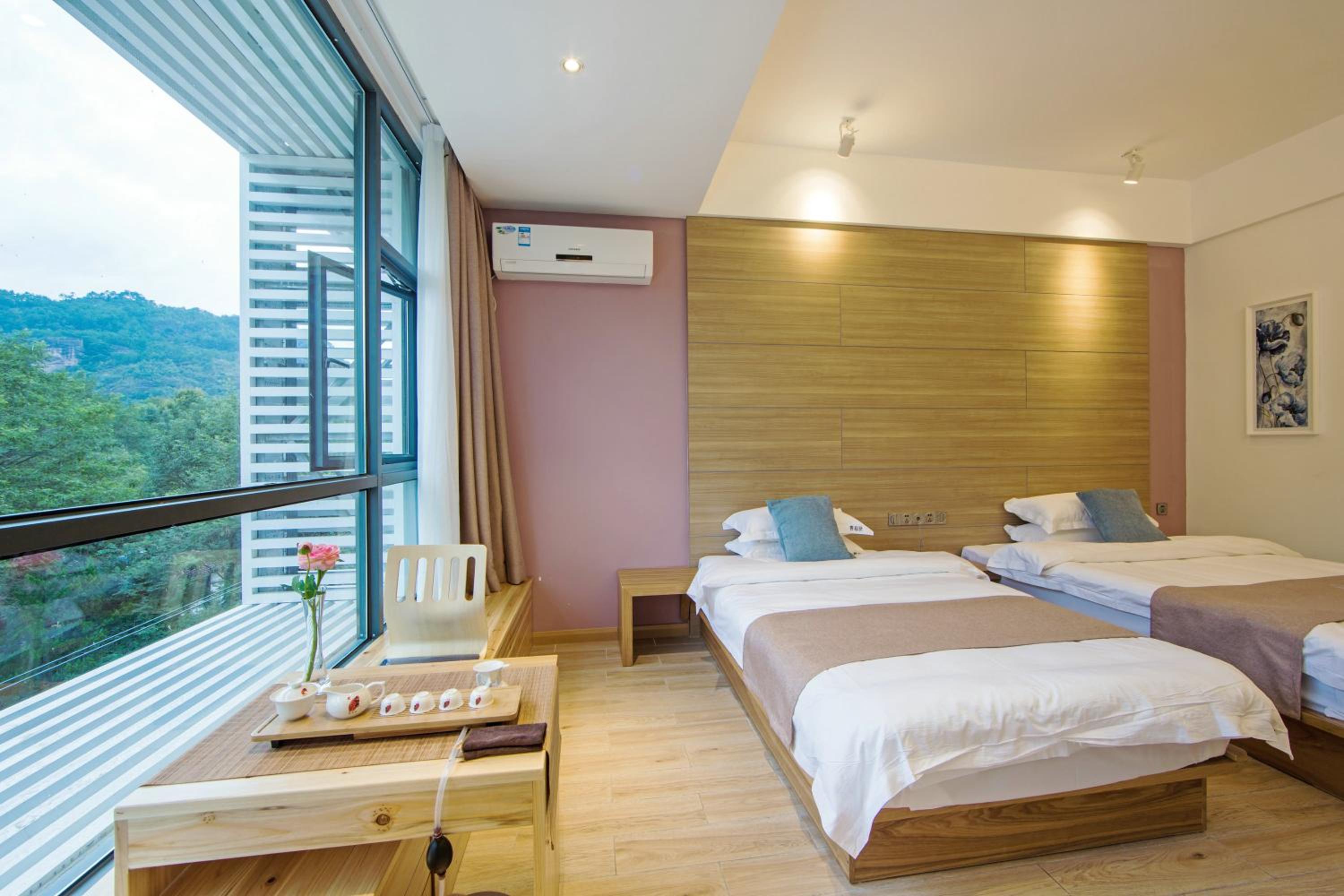 Ancient Street No.5 Youth Chic Hotel