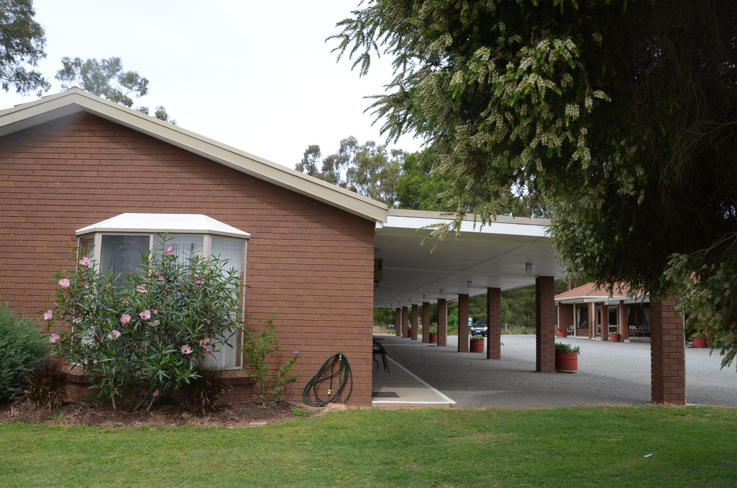 Kingswood Motel