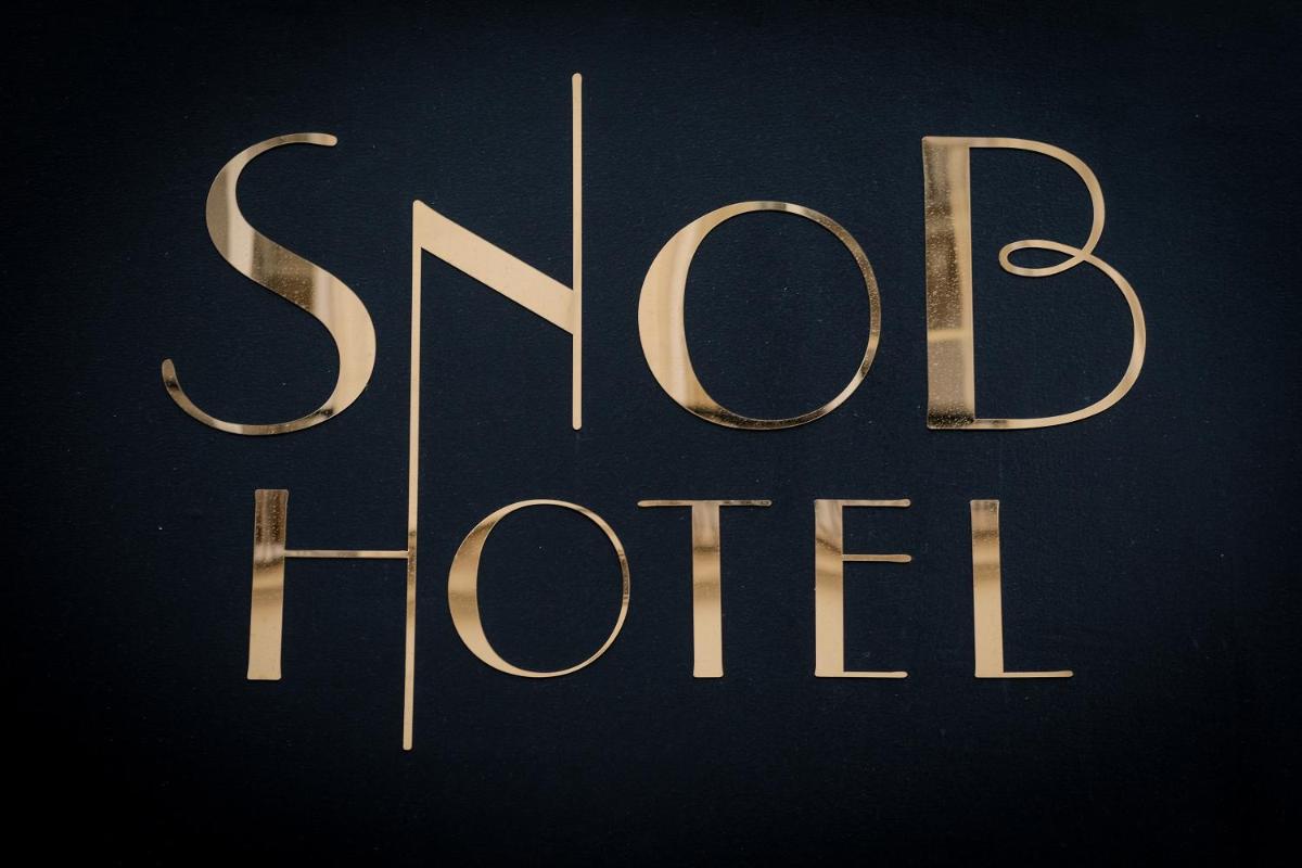 Snob Hotel 30
