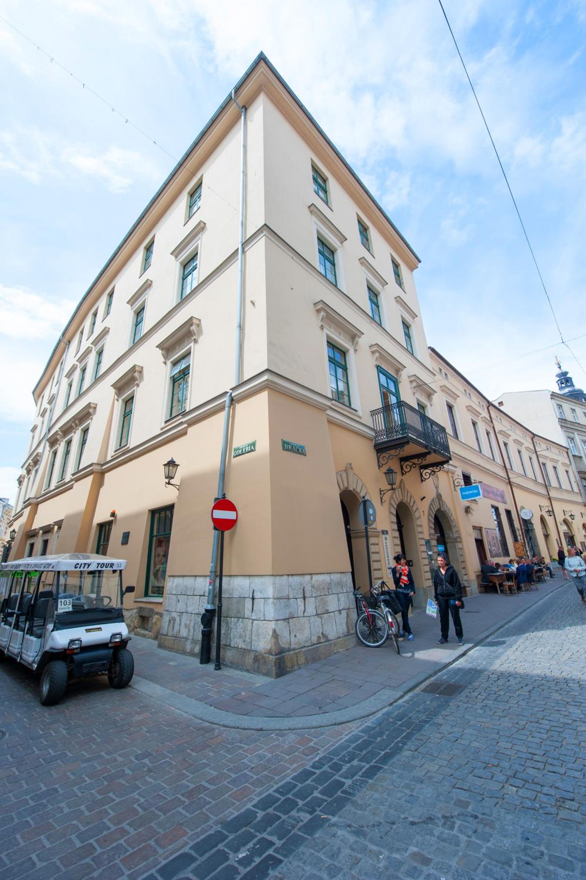 Apartments Roman