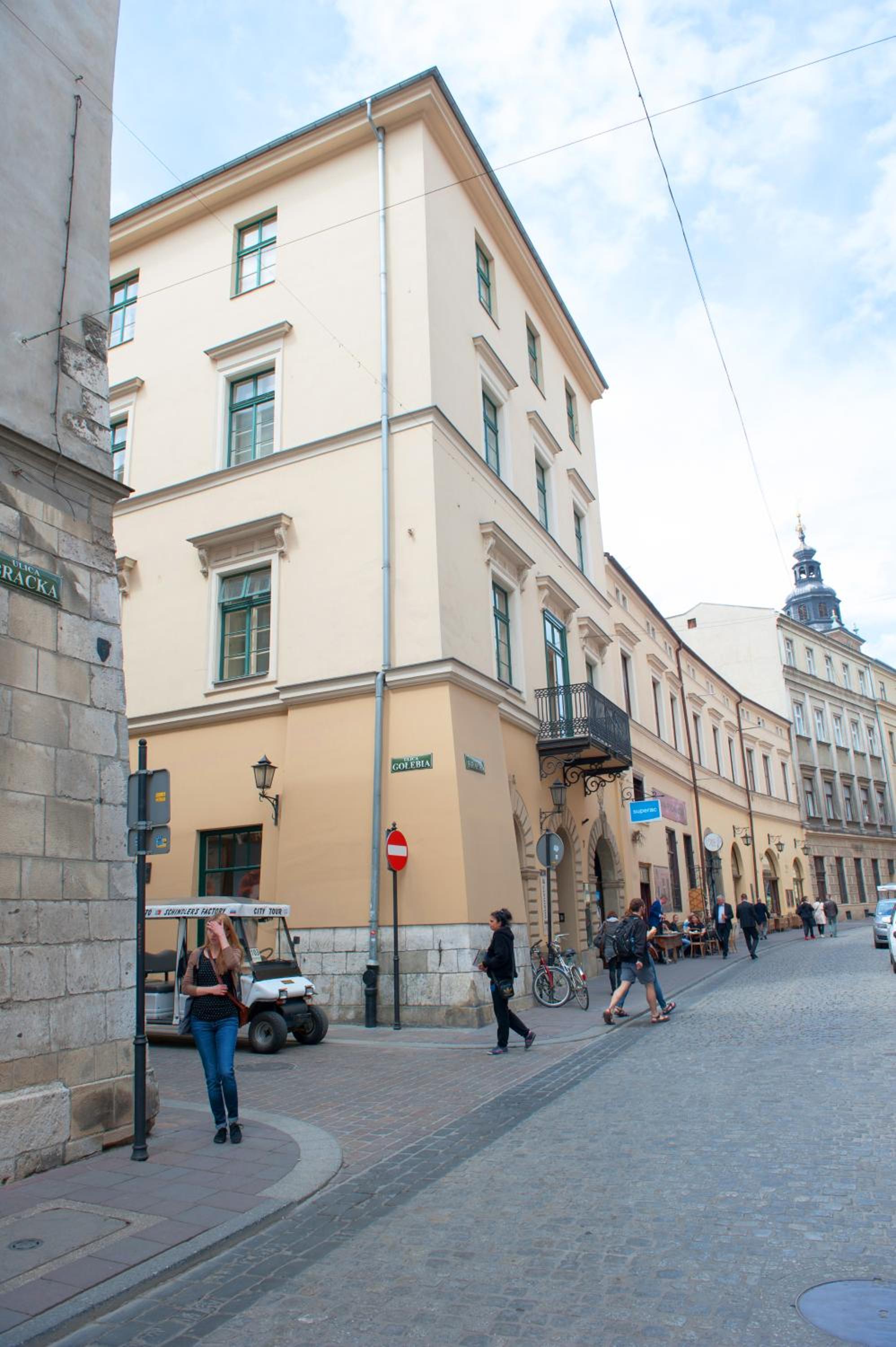 Apartments Roman