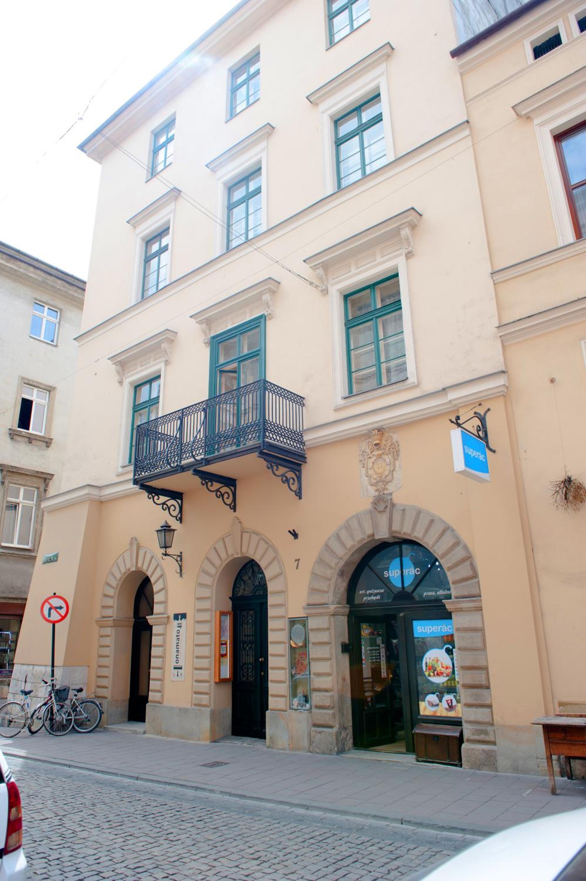 Apartments Roman