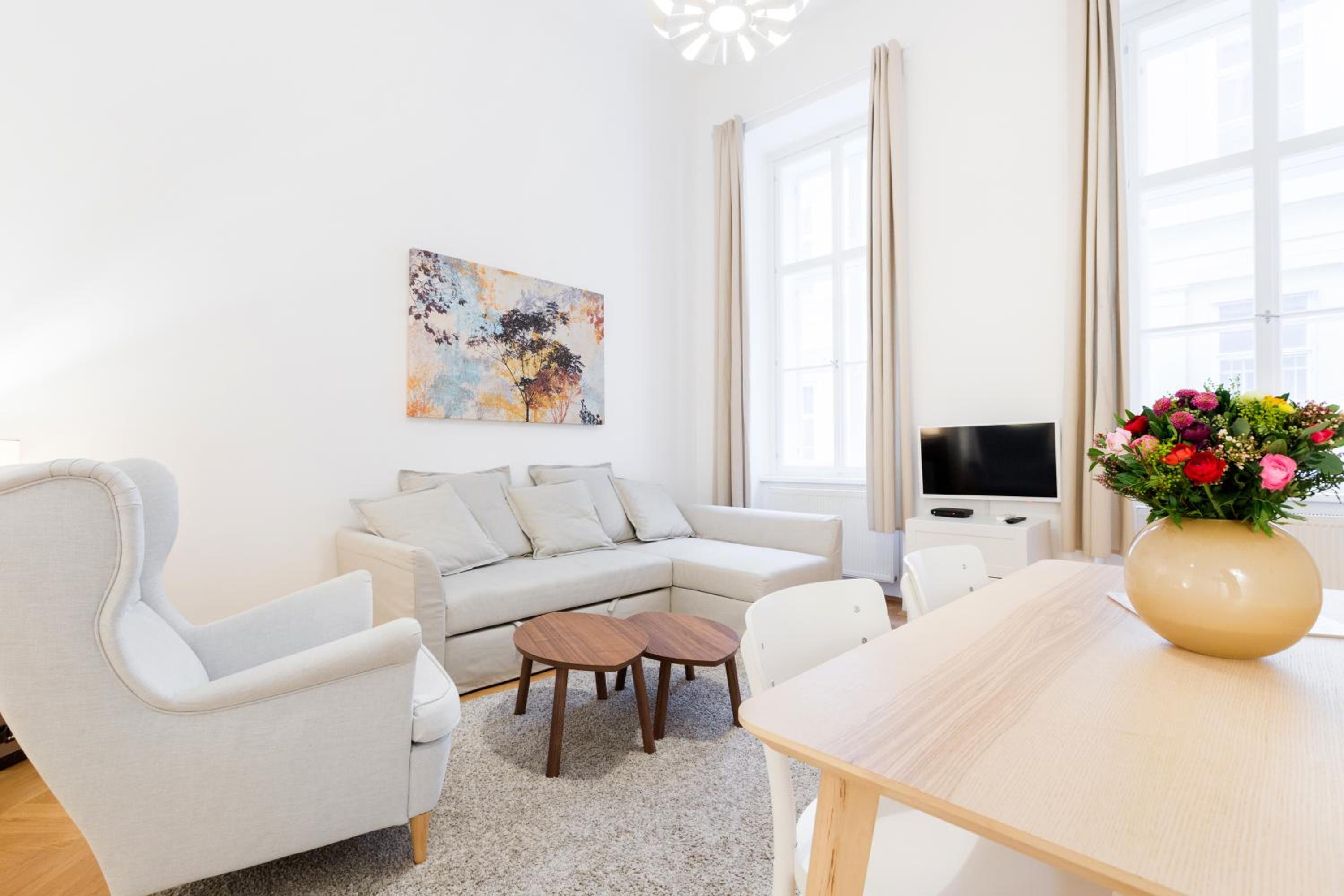 HeyMi Apartments Oper