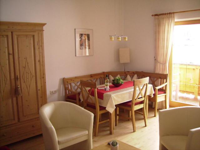 Photo 33