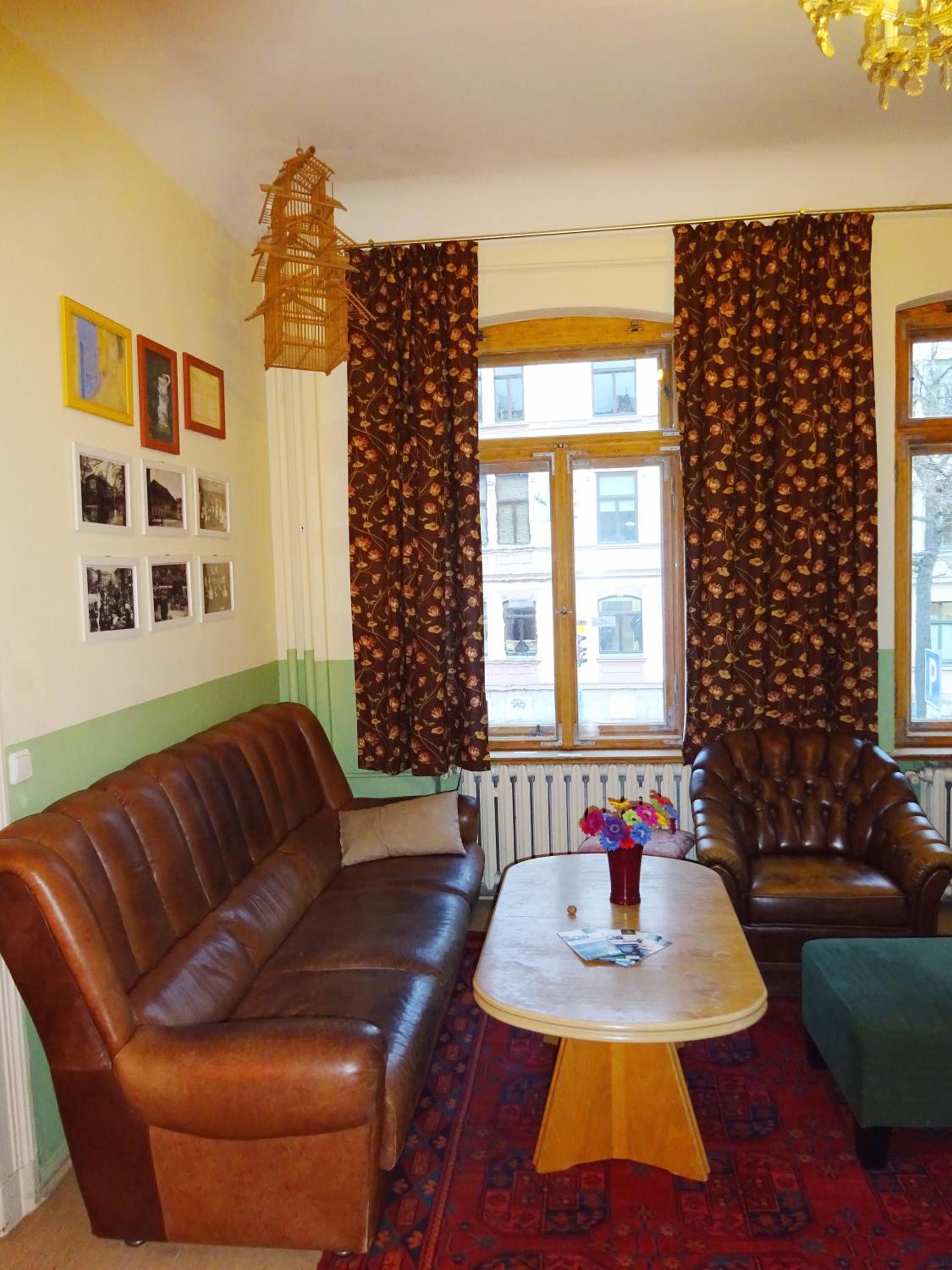 Hummel Hostel - Historische Stadtvilla mit Garten