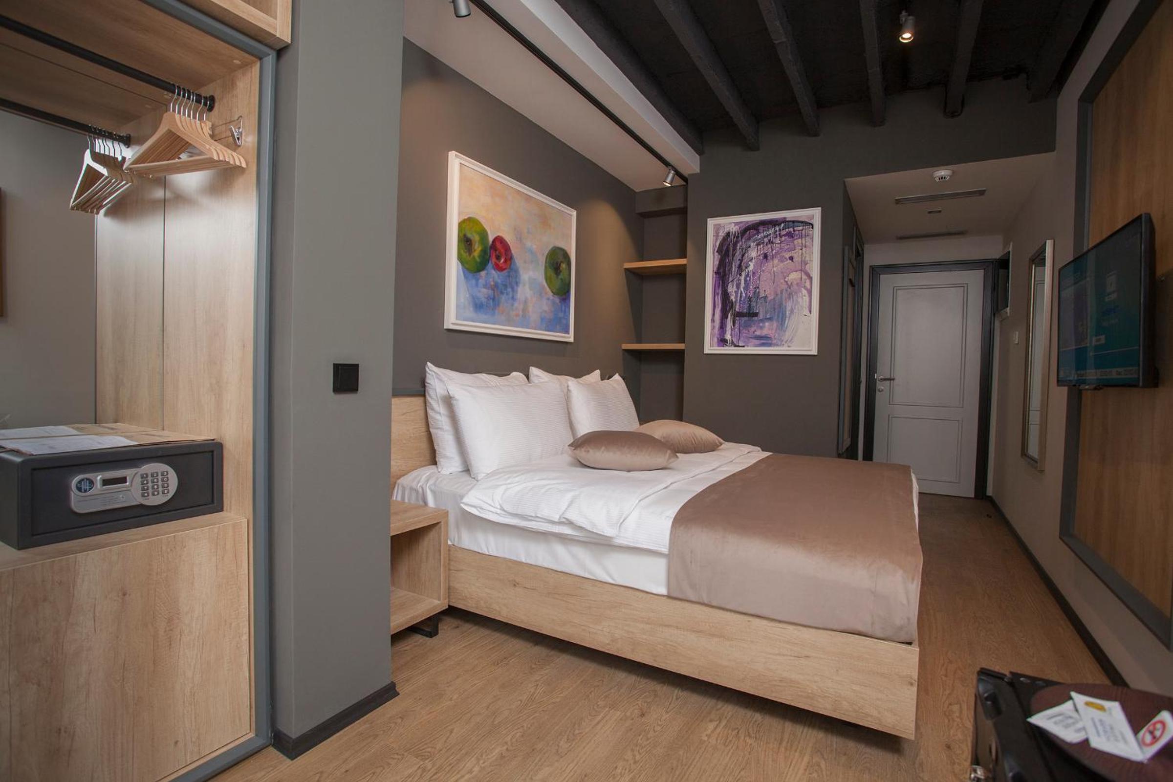 Solun's Riverside Rooms