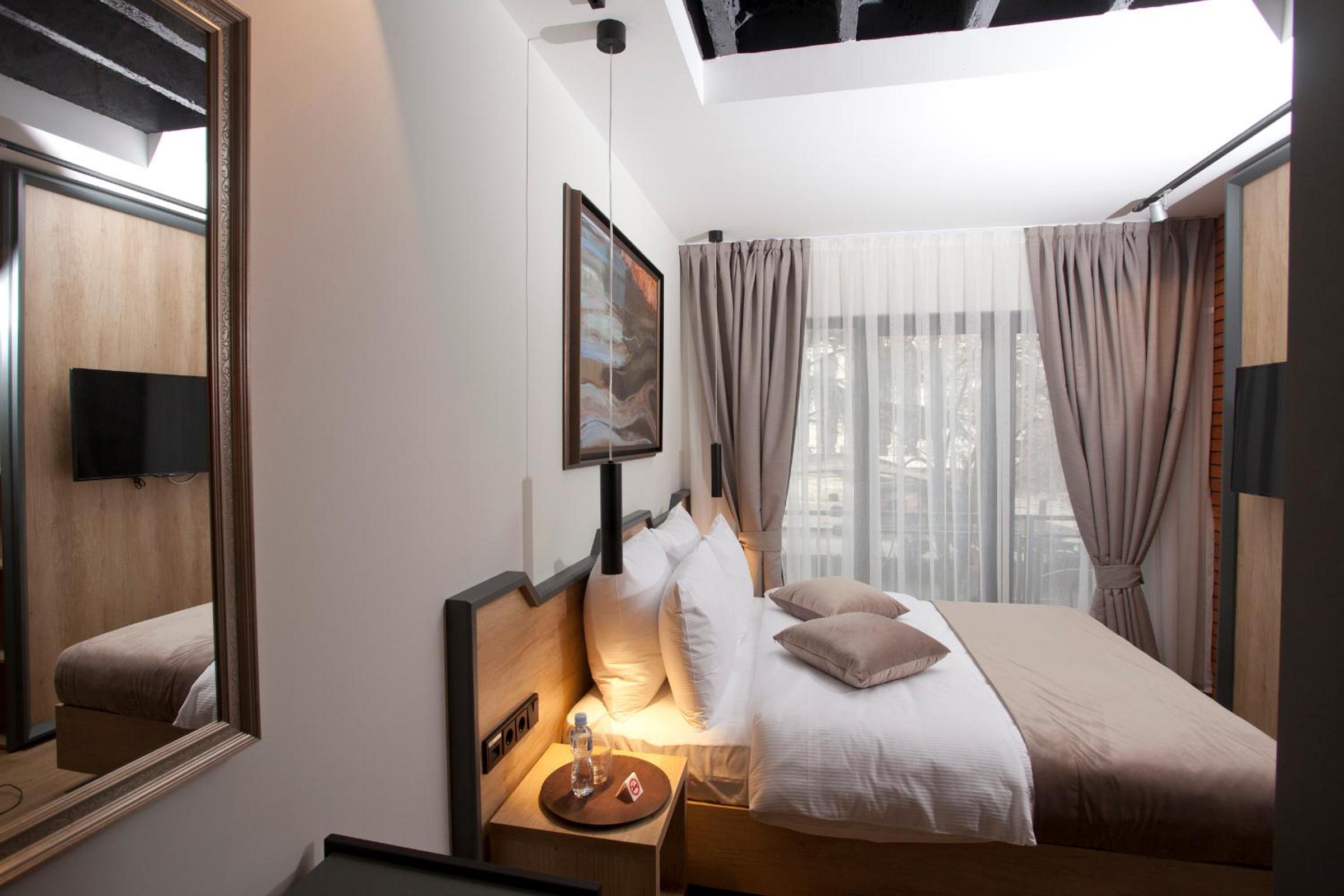 Solun's Riverside Rooms