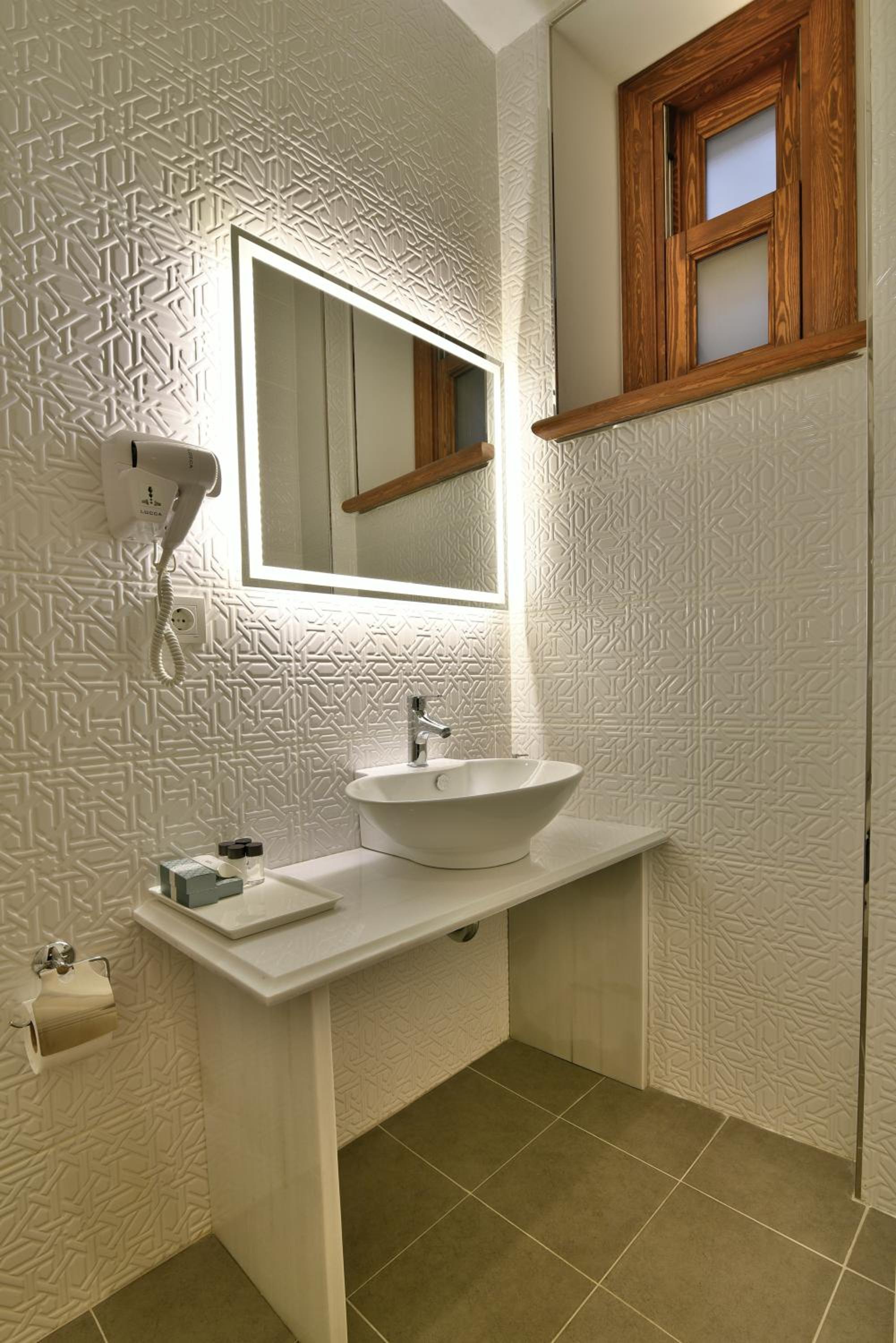 Istanbul Life Otel - Image 11