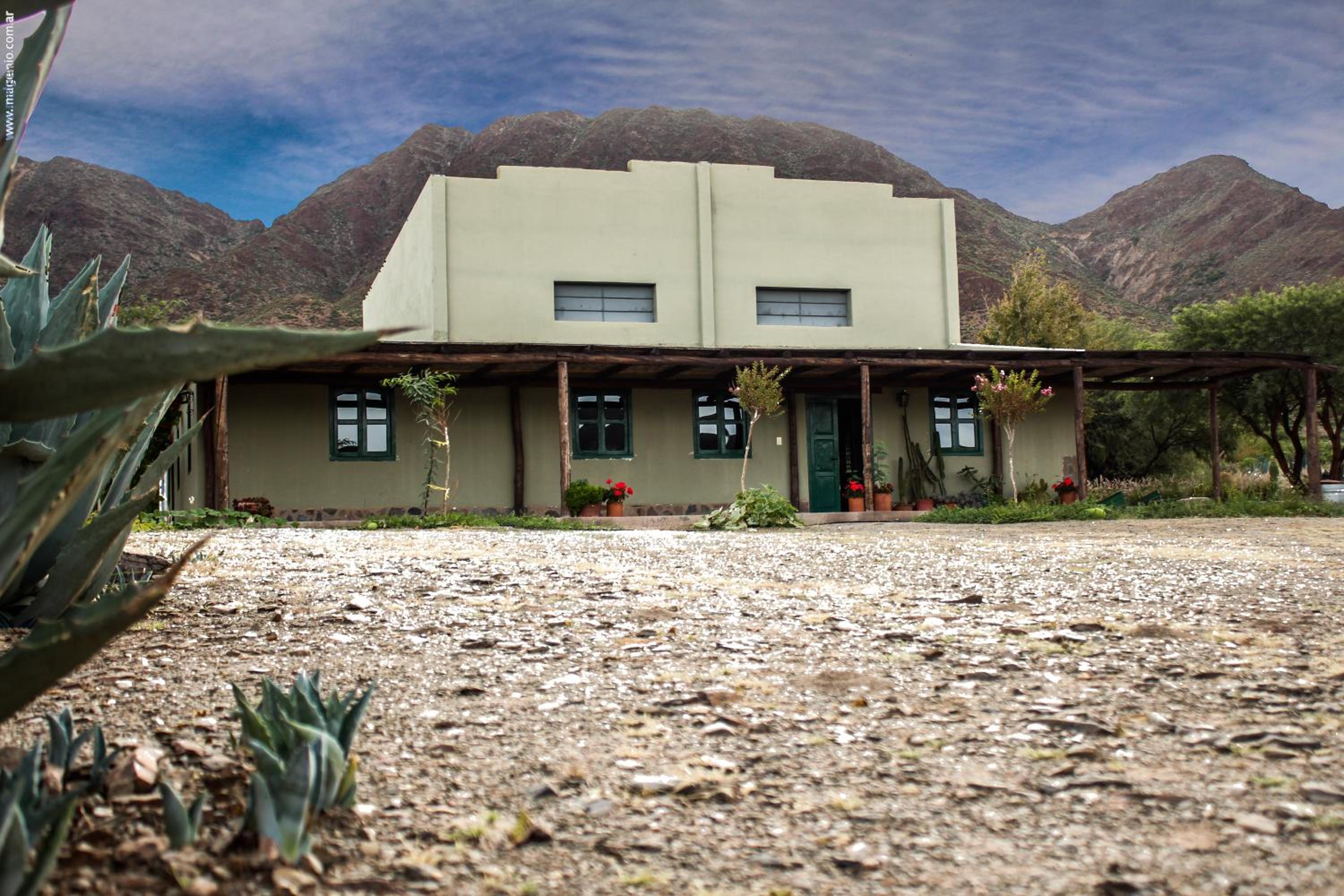 Miraluna Bodega Boutique
