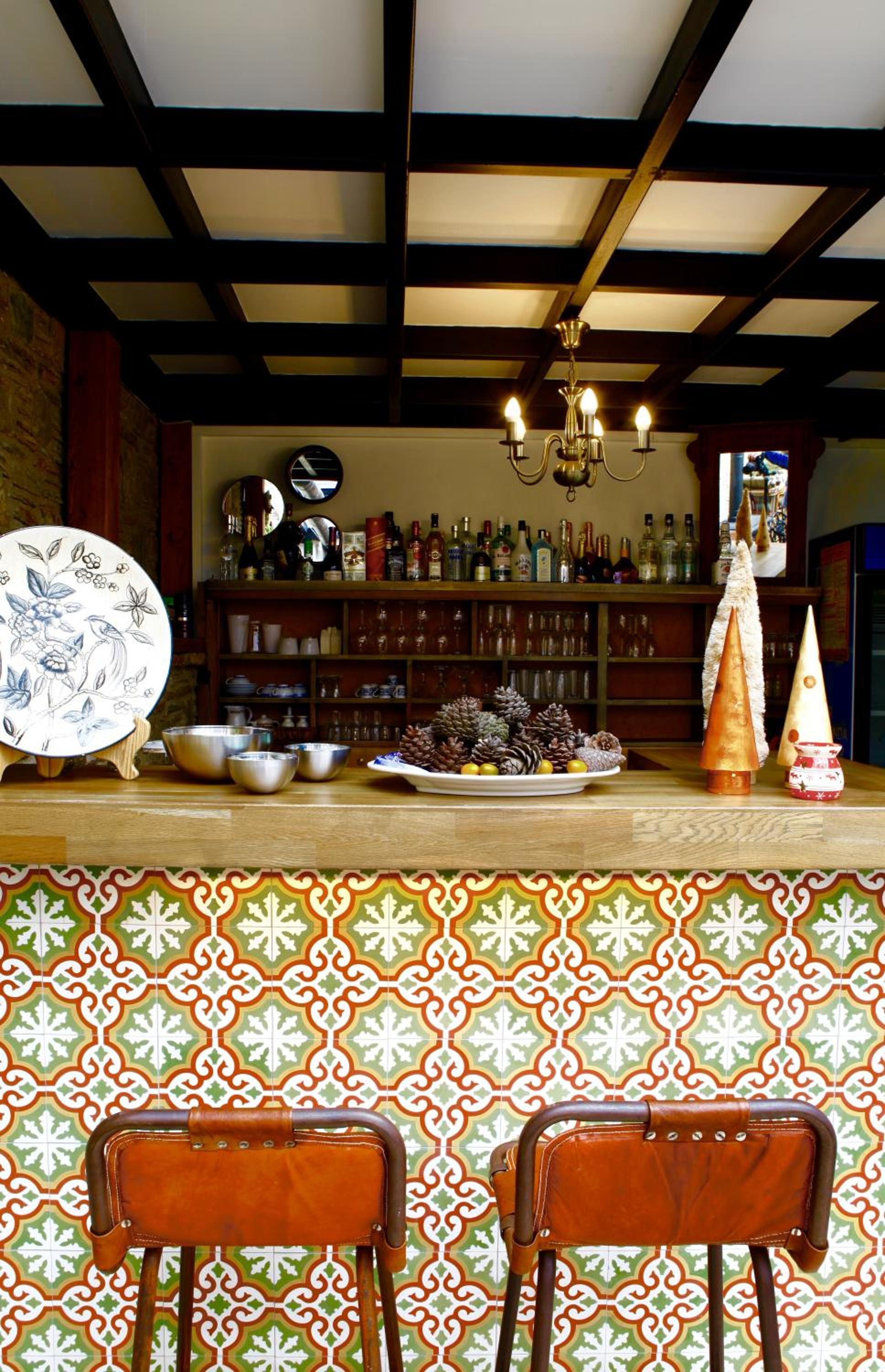 bar