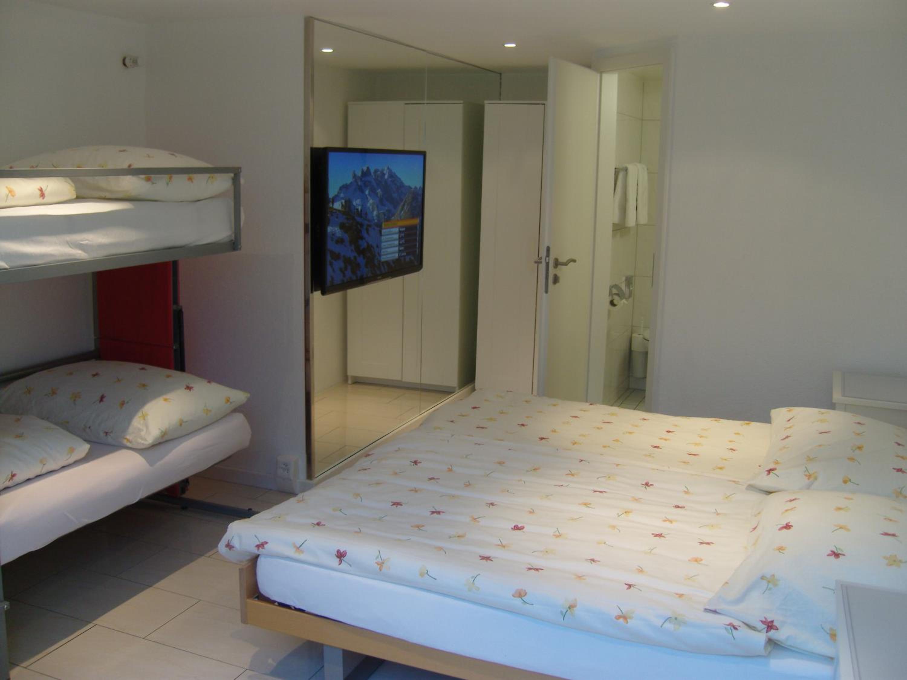 Vista Resort Hostel