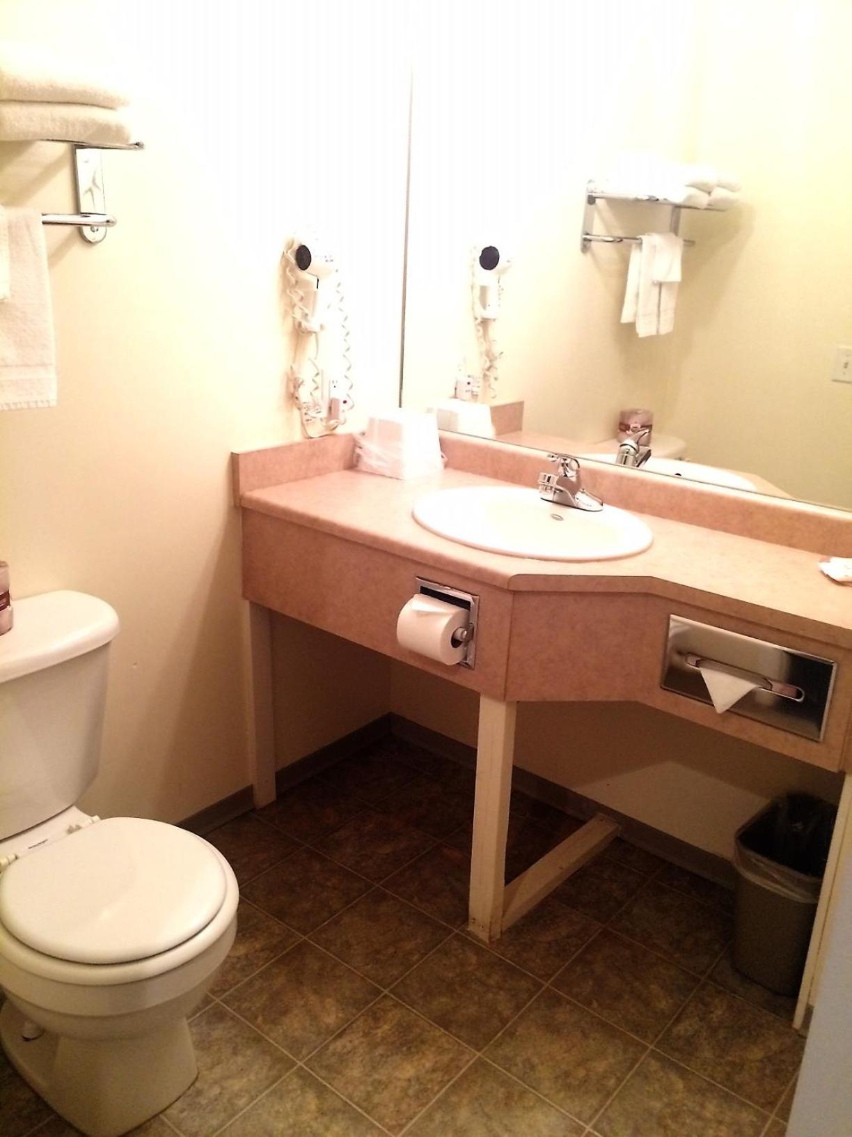 Fort Mcmurray Vacations - Ace Inn - Property Image 5