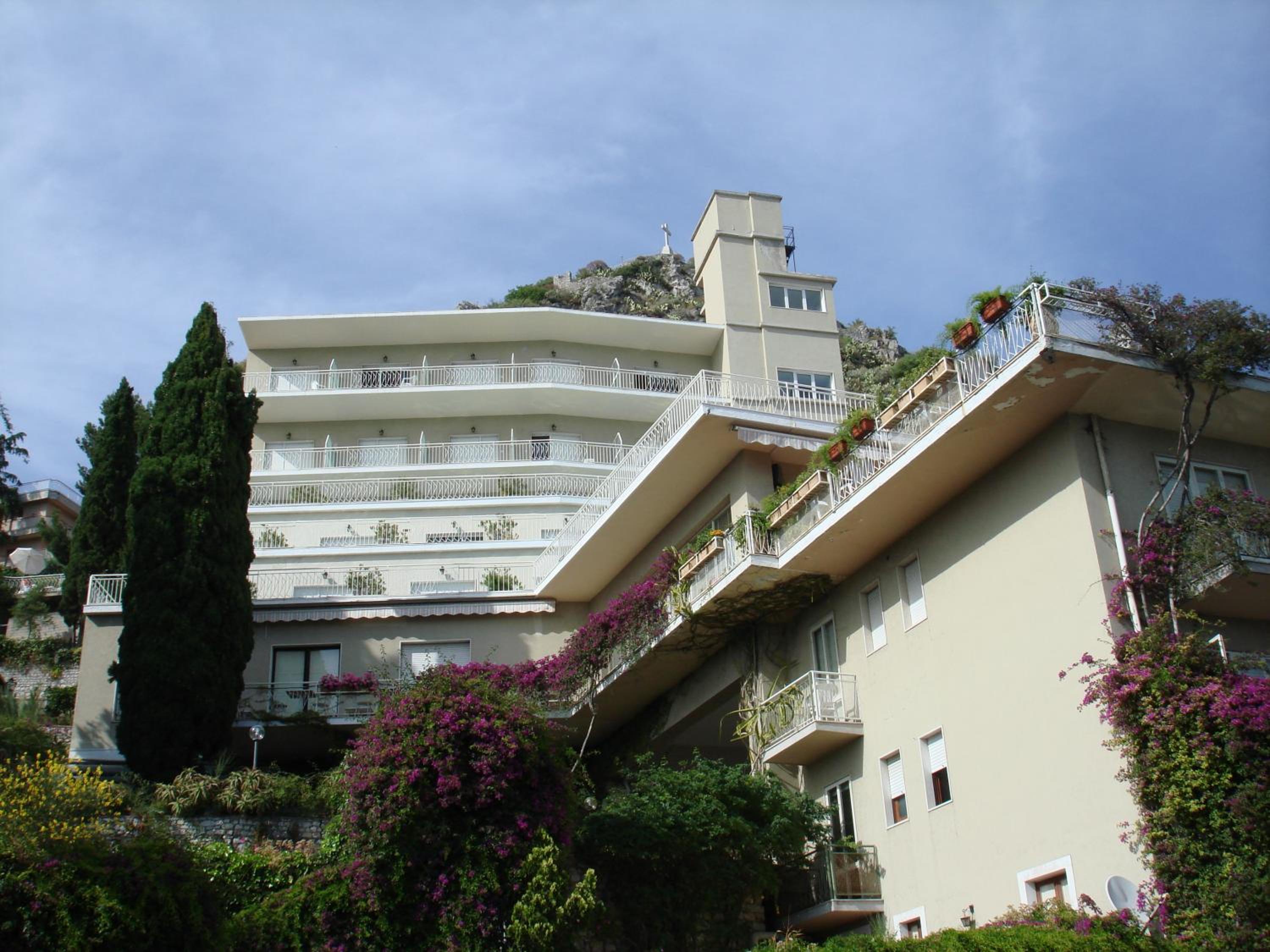 Hotel Mediterranée - Image 1