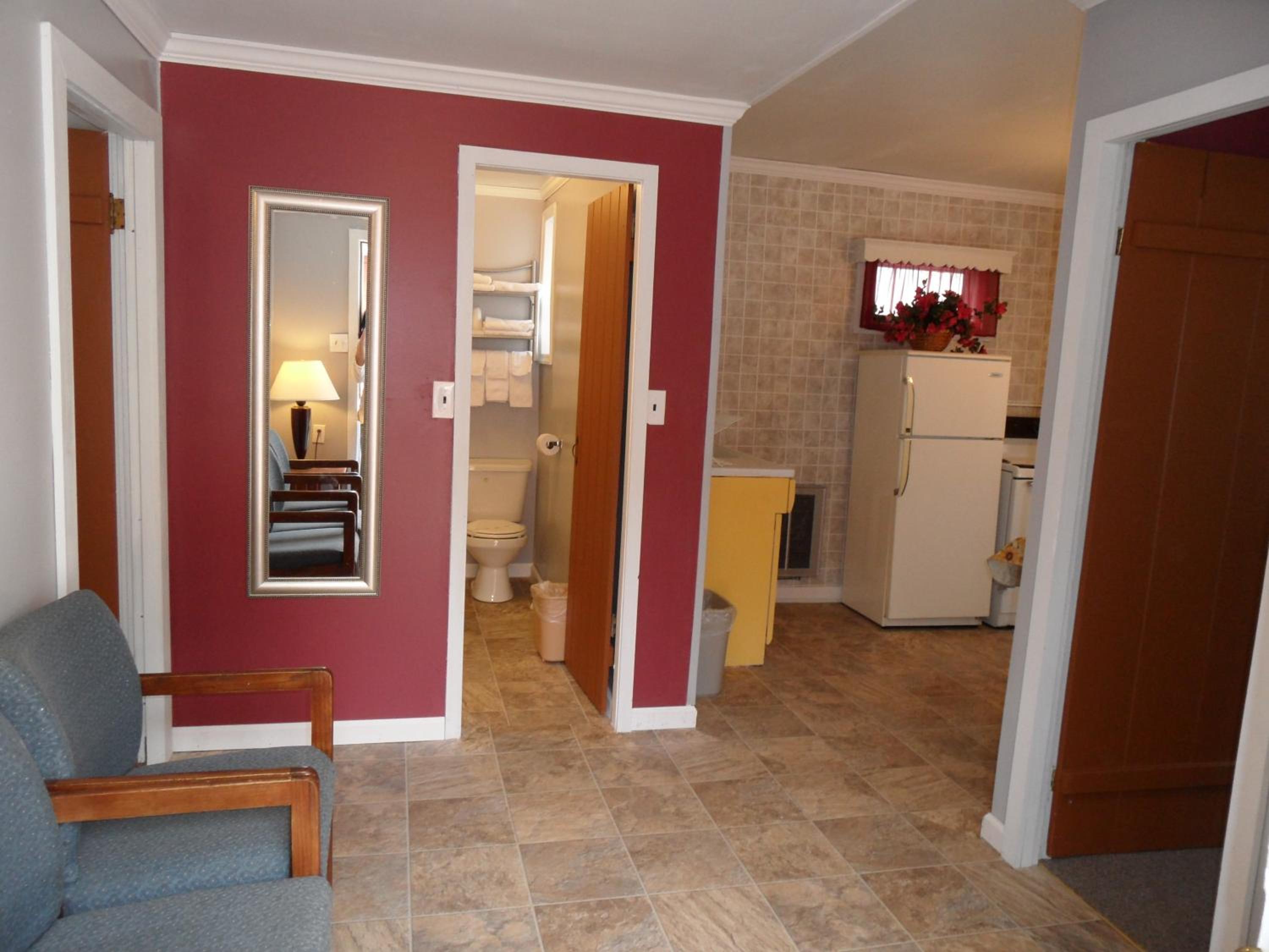 Seven Dwarfs Motel & Cabins