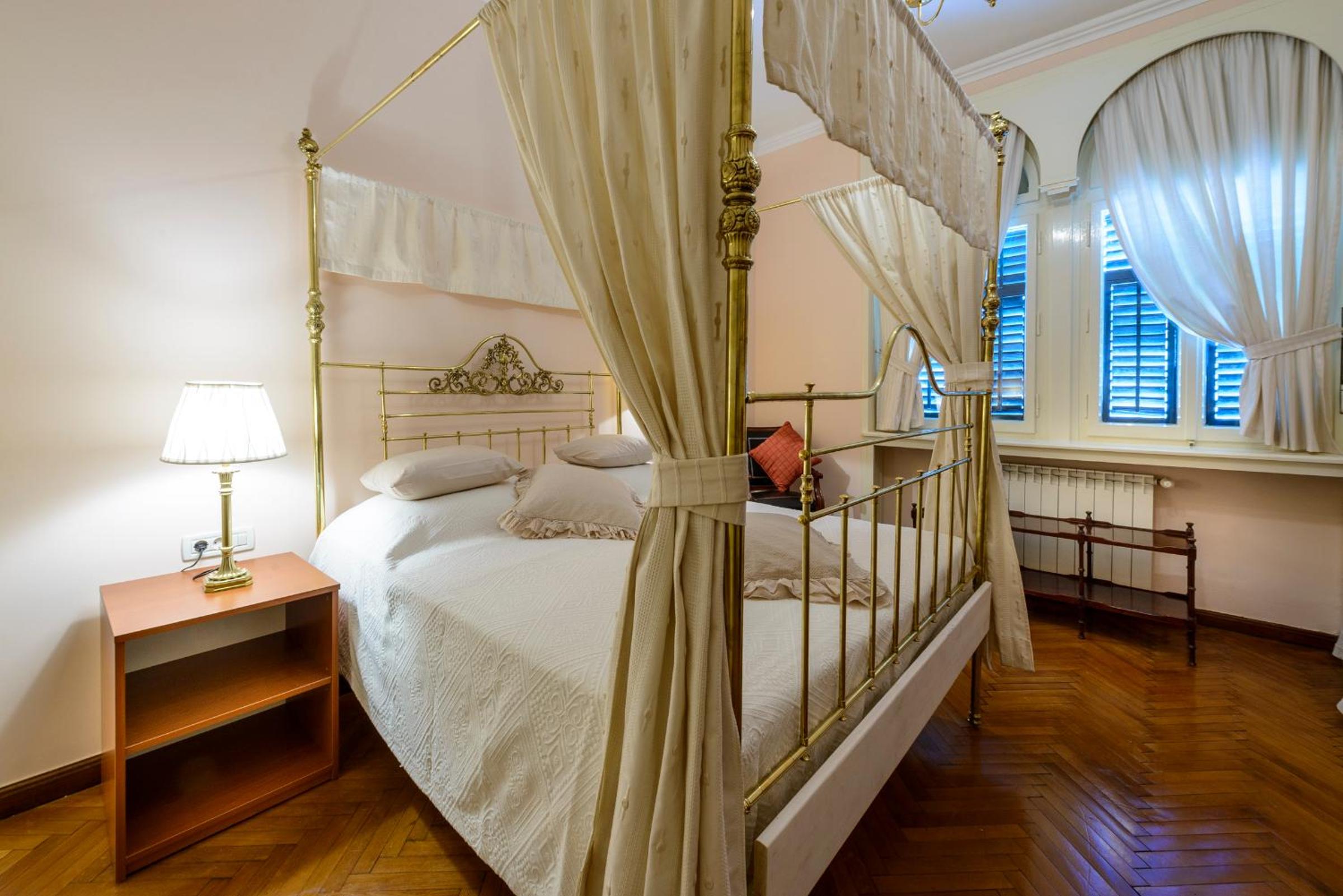Villa Mediteran Old Town, 5 En-Suites and Hot Tub