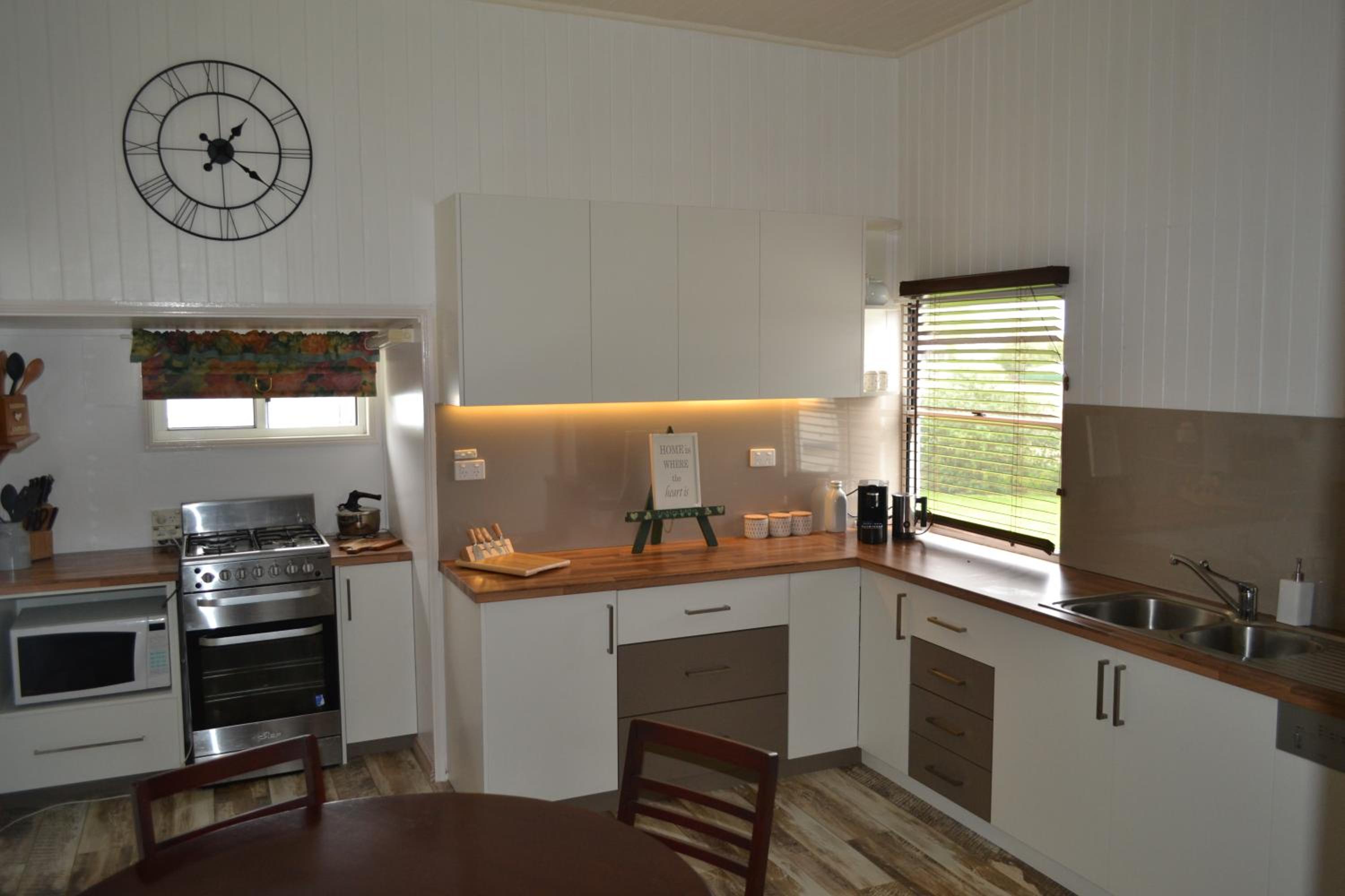 Cherry Blossom Cottage-with country charm and spa