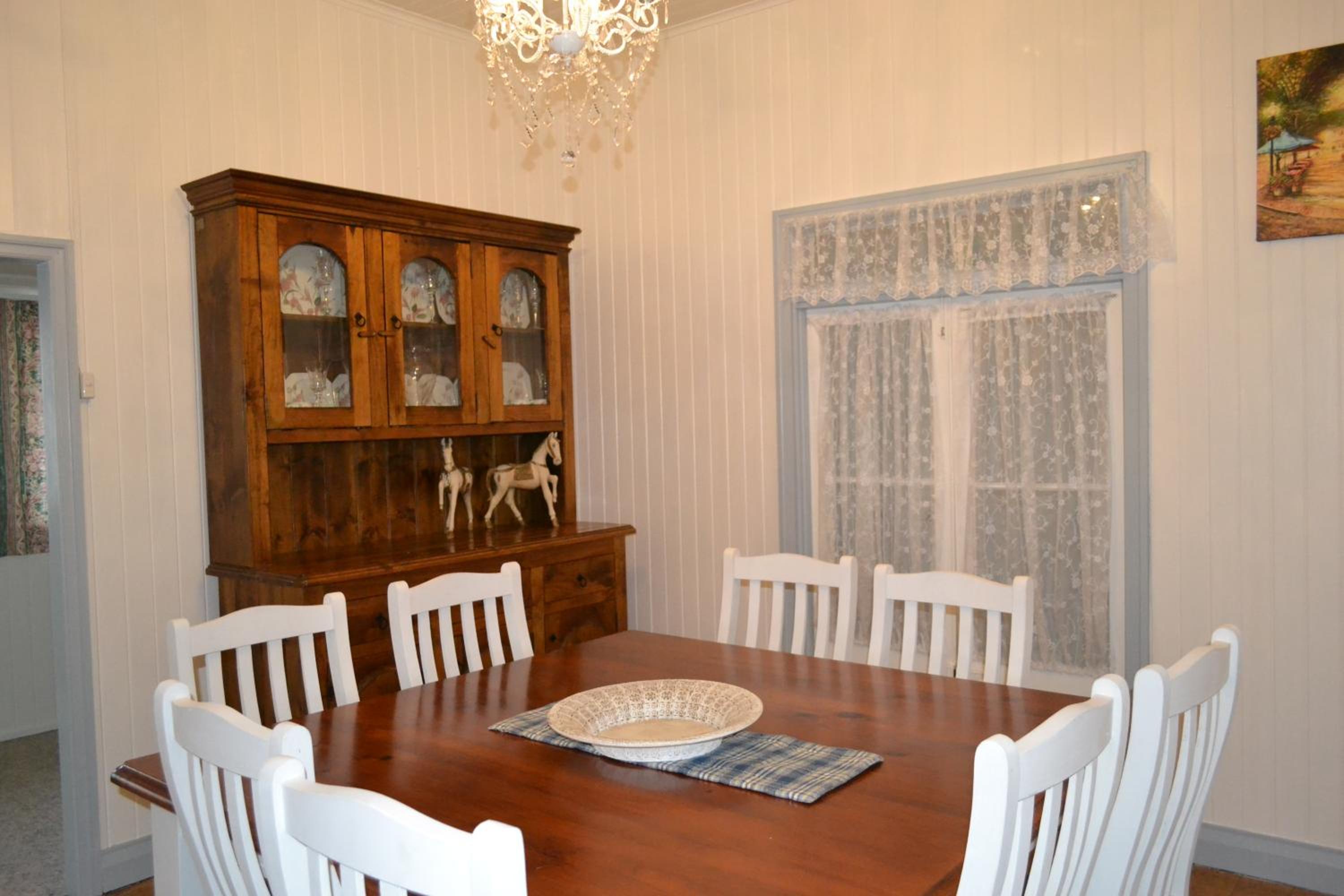 Cherry Blossom Cottage-with country charm and spa
