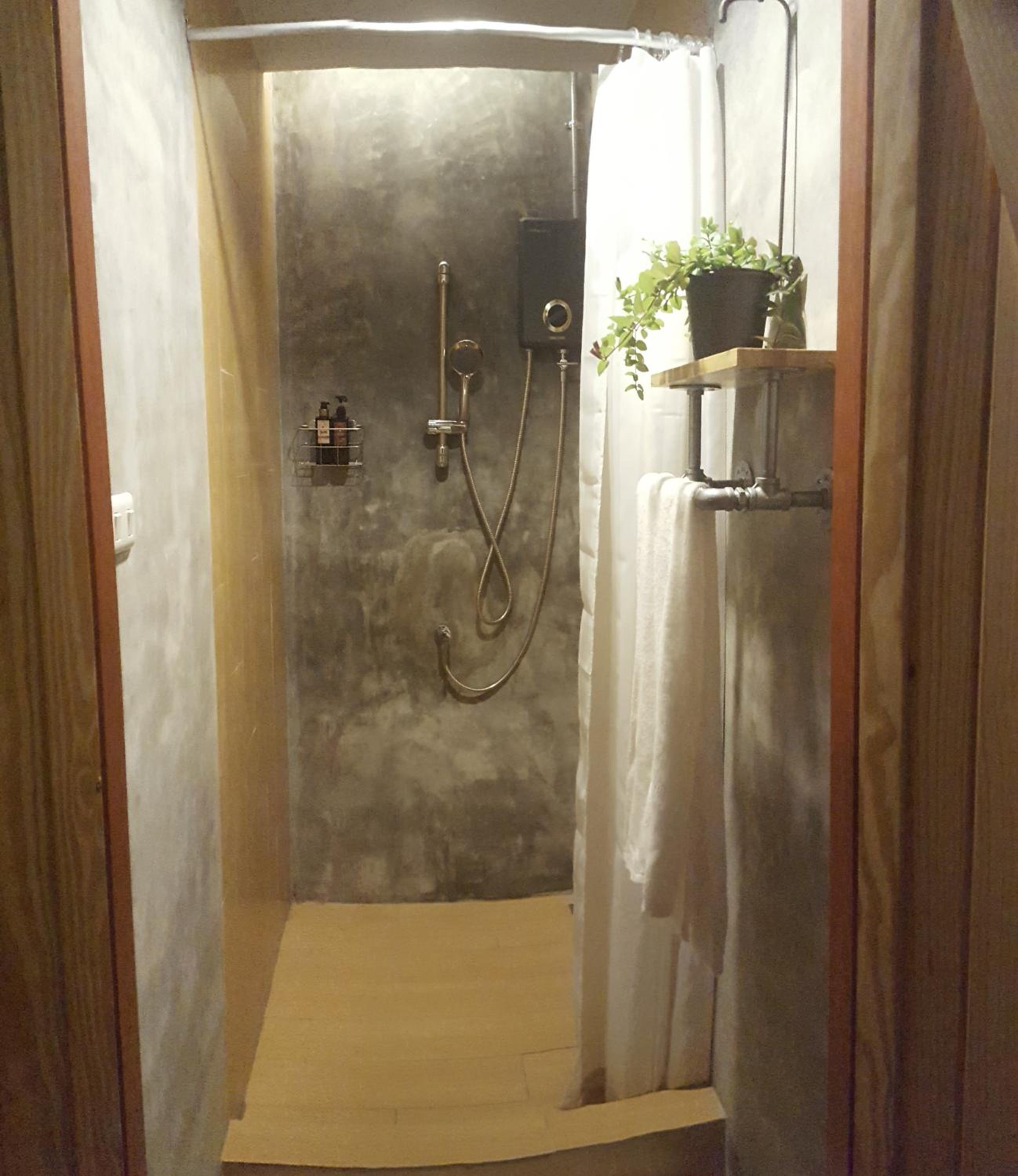 Barn & Bed Hostel at BTS Phrom Phong
