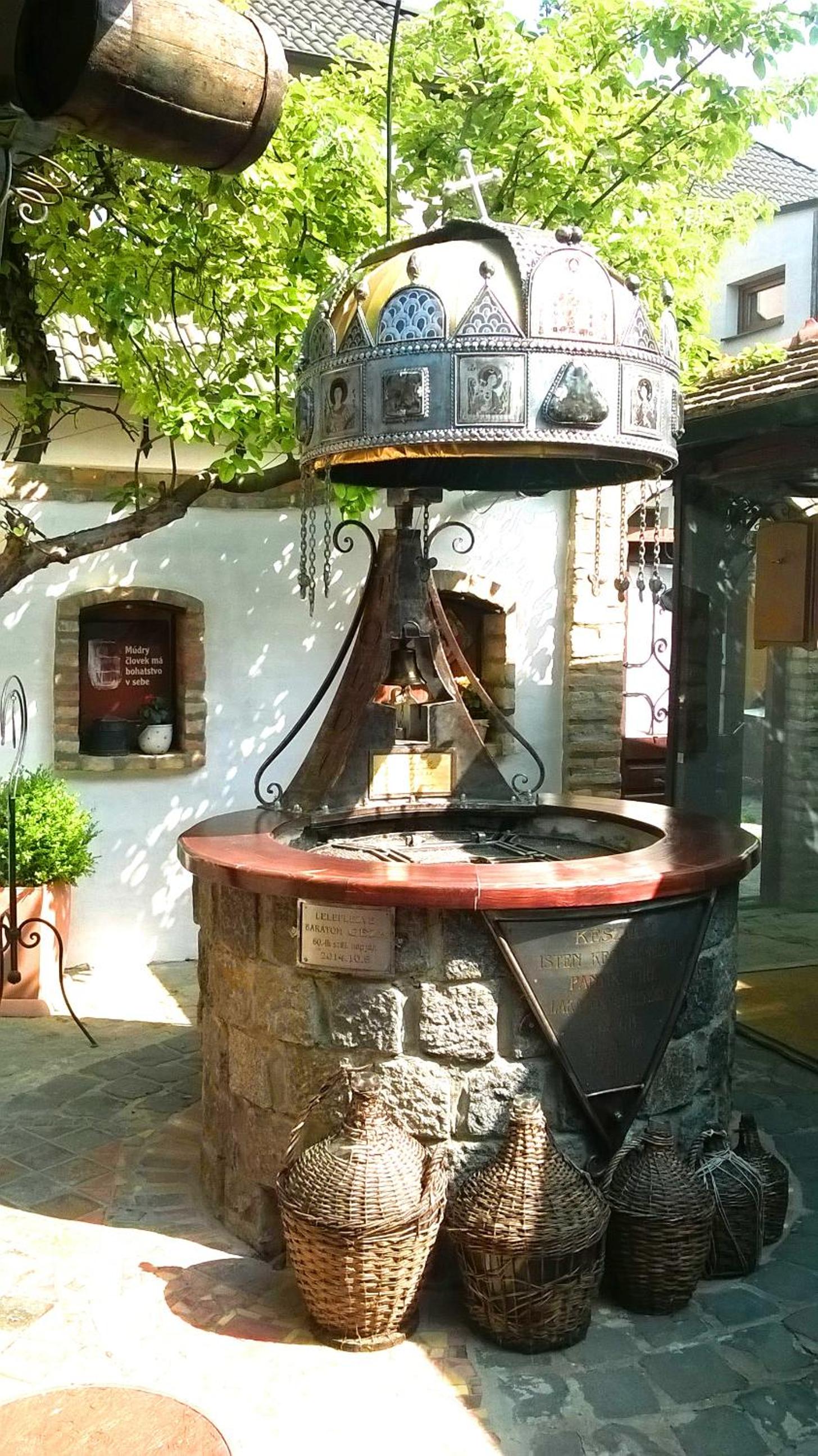 Penzion a Restauracia Toldi