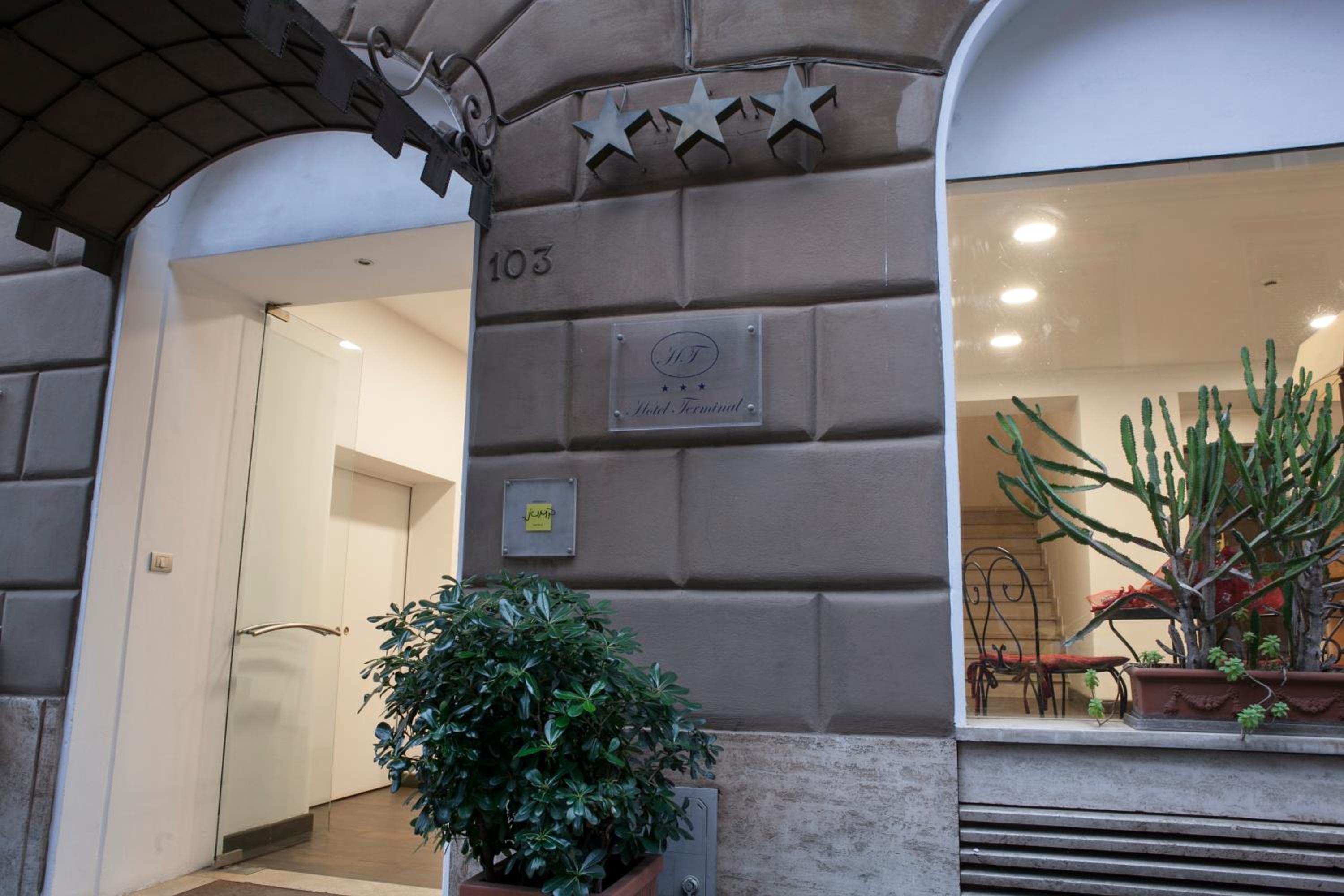 Hotel Terminal - Image 4