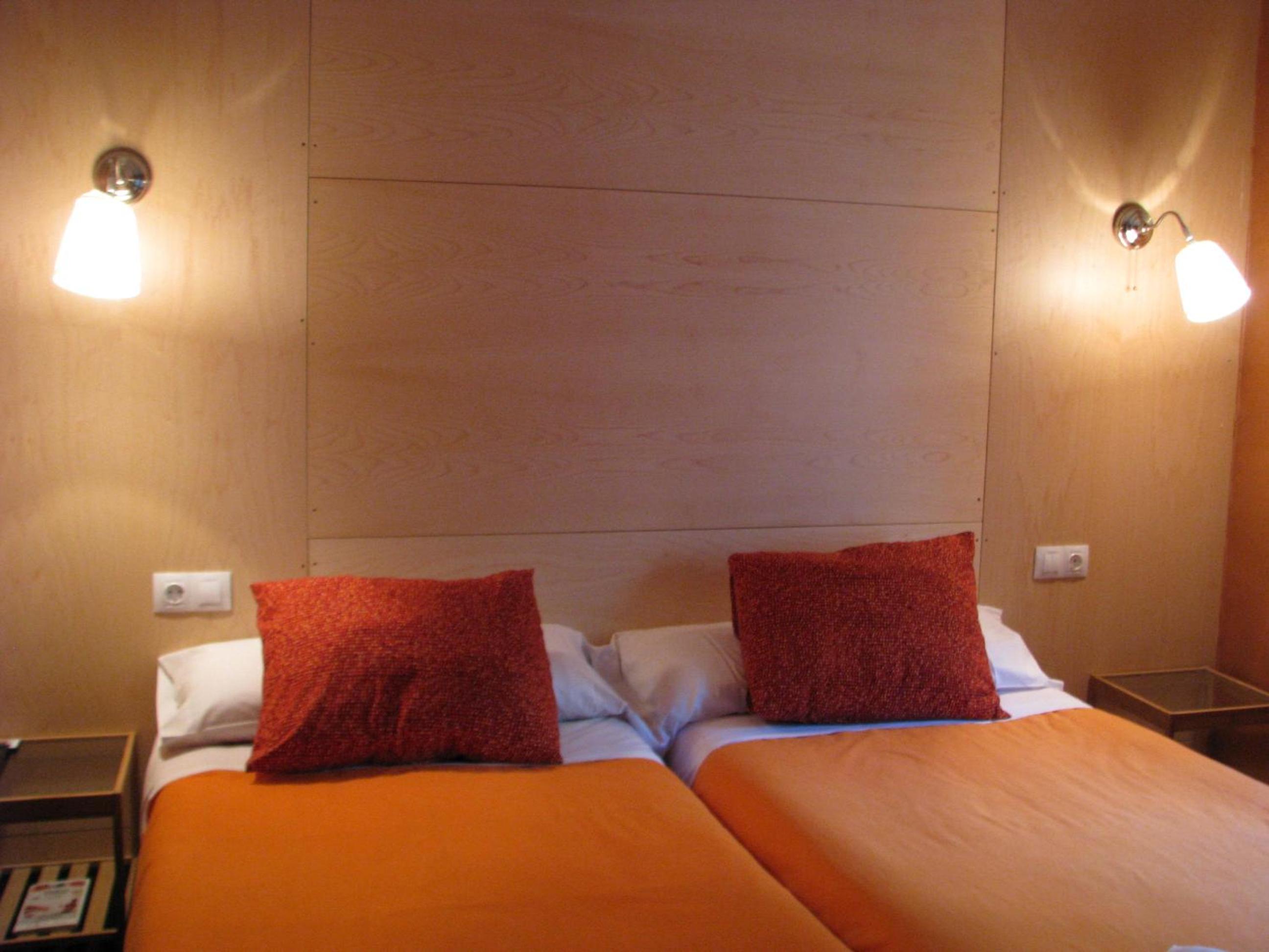 Barri Antic Hostel & Pub