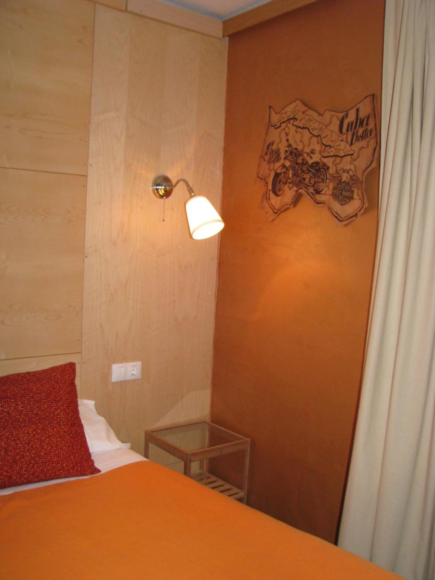 Barri Antic Hostel & Pub