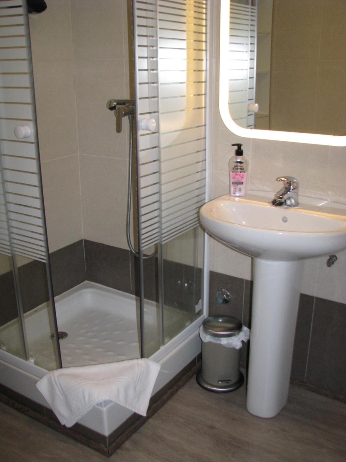 Barri Antic Hostel & Pub
