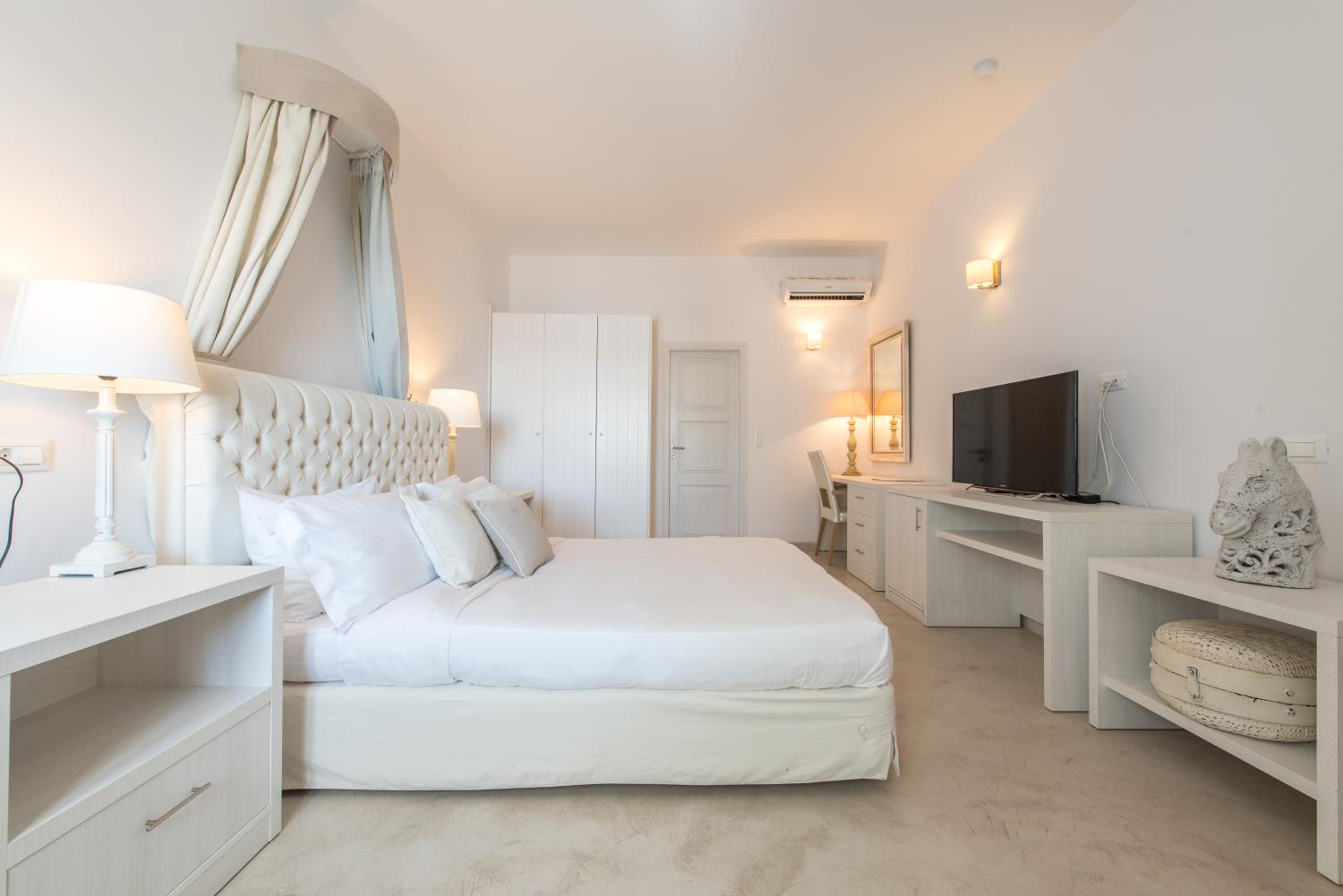 Santorini Secret Suites & Spa 88