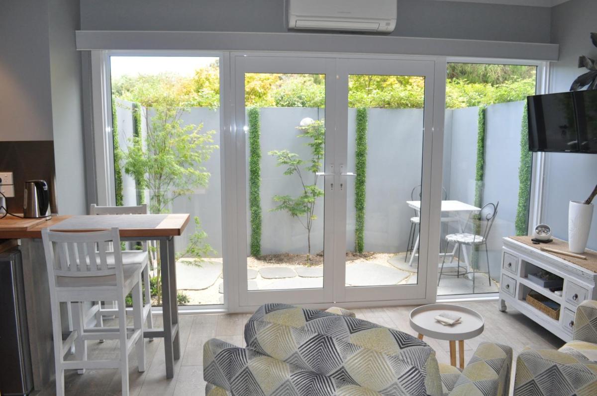 Sailaway Beach House
