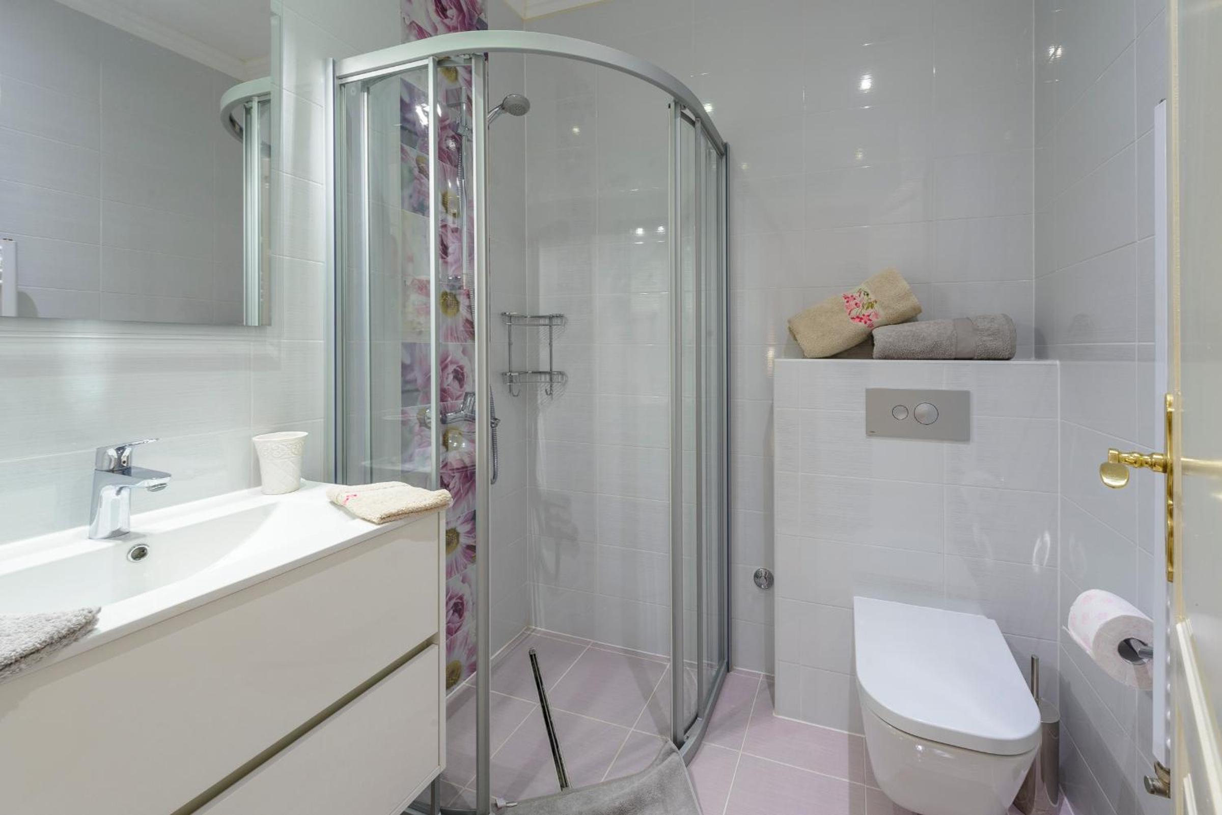Villa Mediteran Old Town, 5 En-Suites and Hot Tub