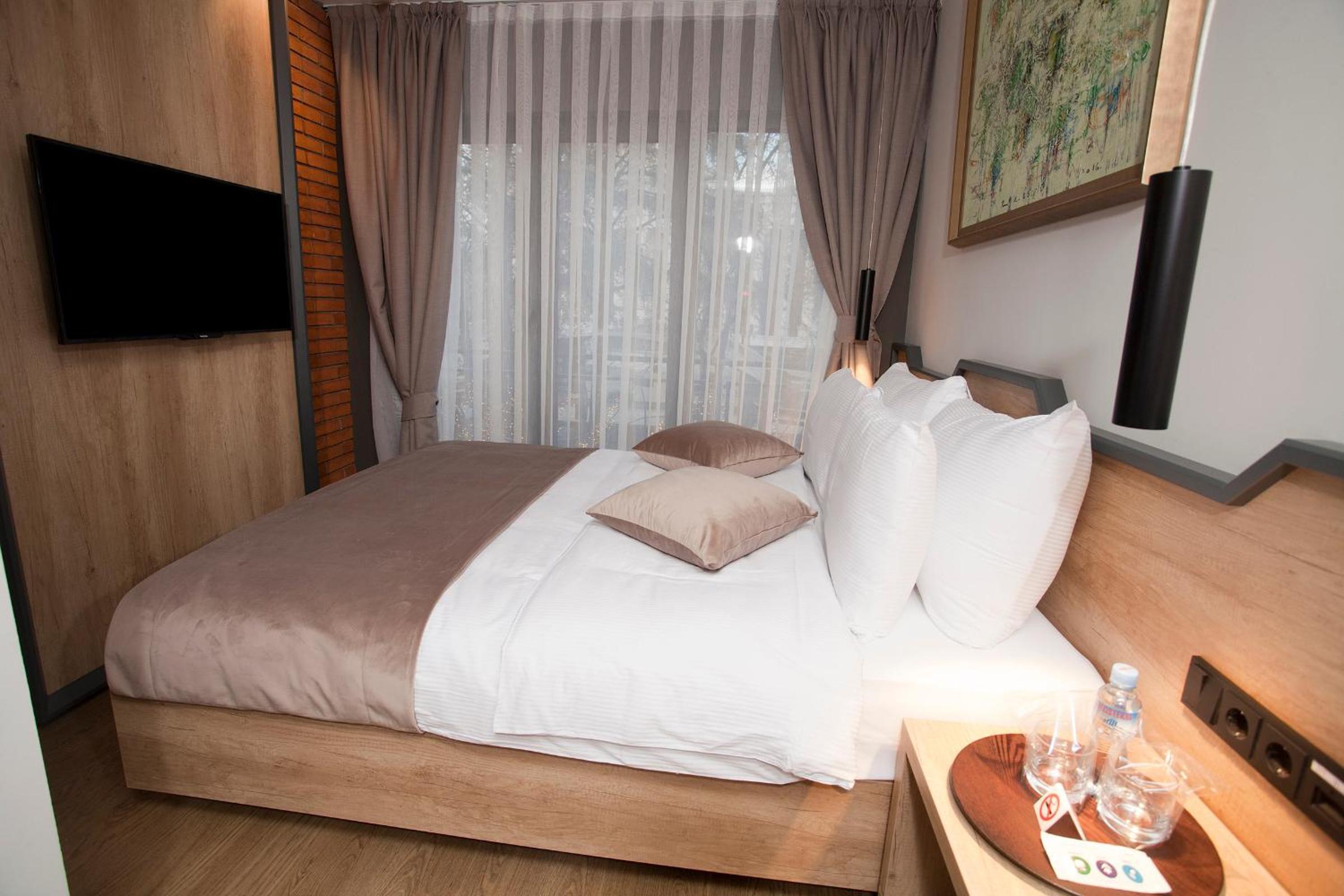 Solun's Riverside Rooms