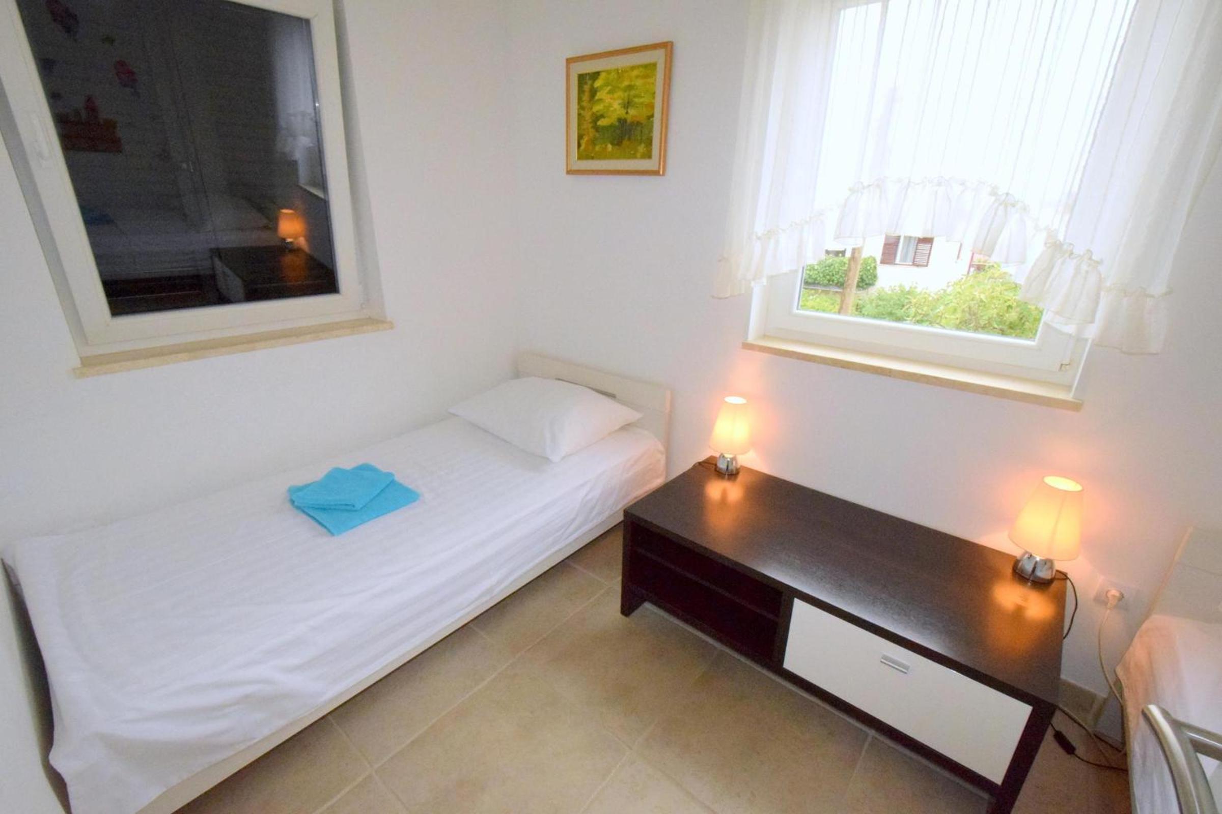 Apartments Ravlic view 4