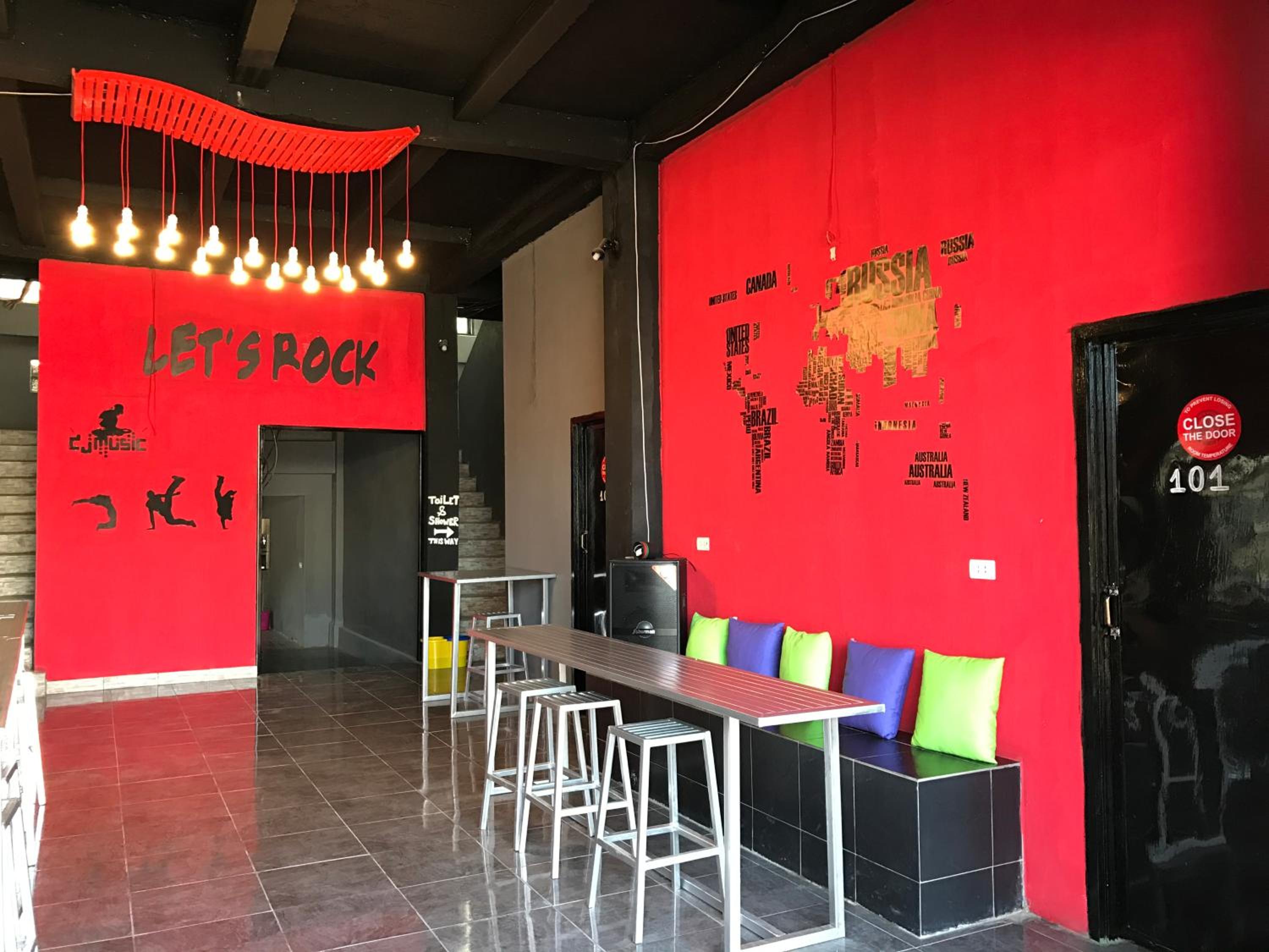 Vangvieng Rock Backpacker Rooftop Hostel