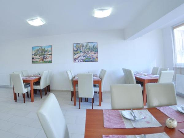 Rooms Bijela Ruža