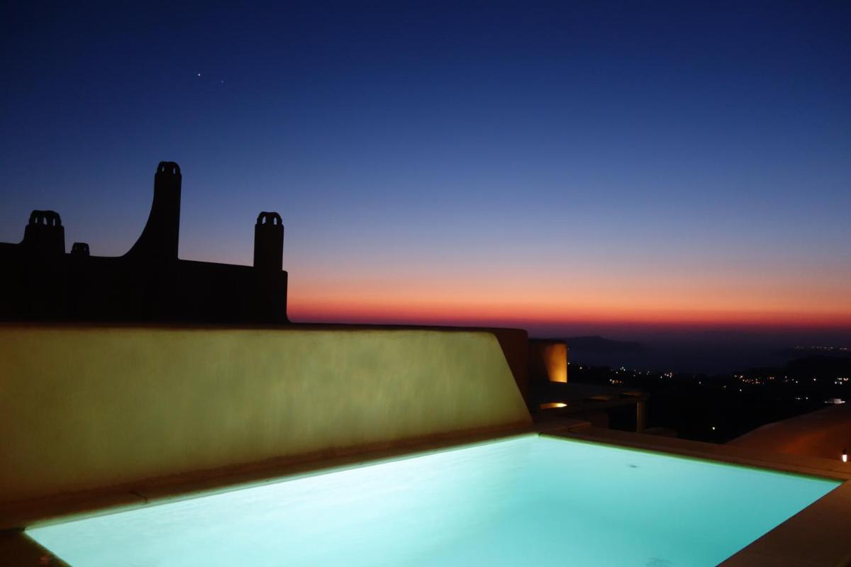 Voreina Gallery Suites photo 3