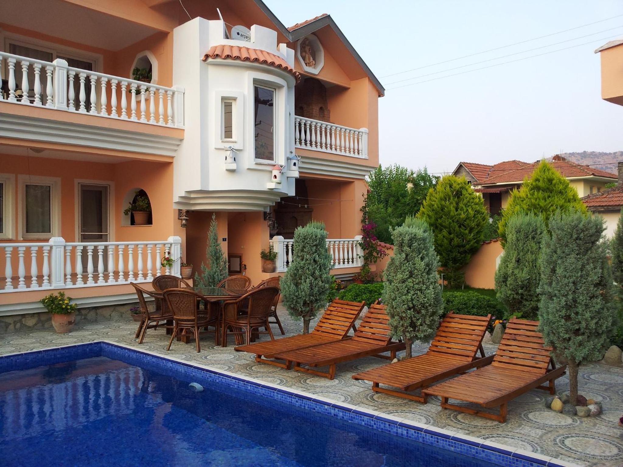 Dalyan Palace