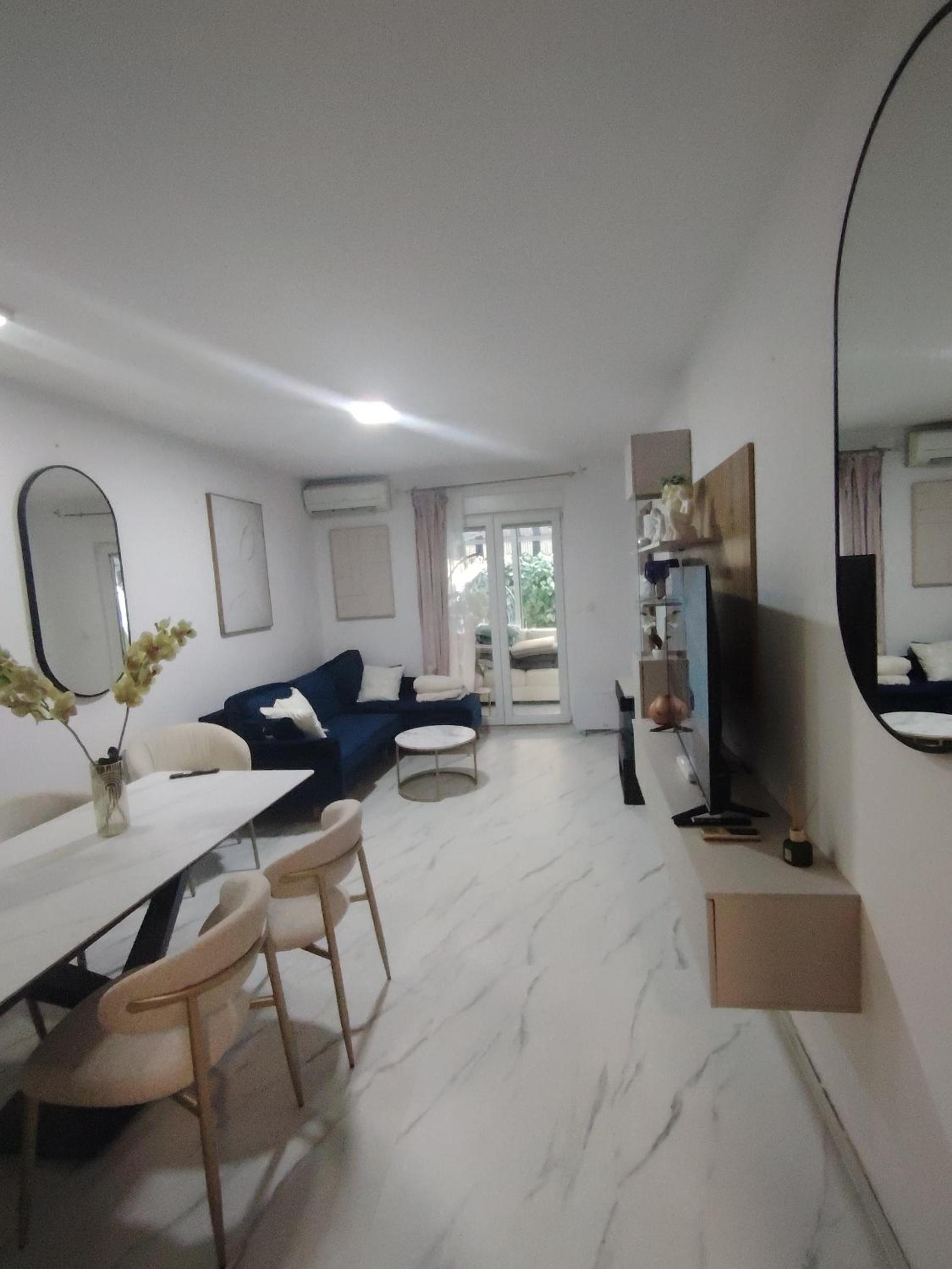 Apartment Diana Split Znjan